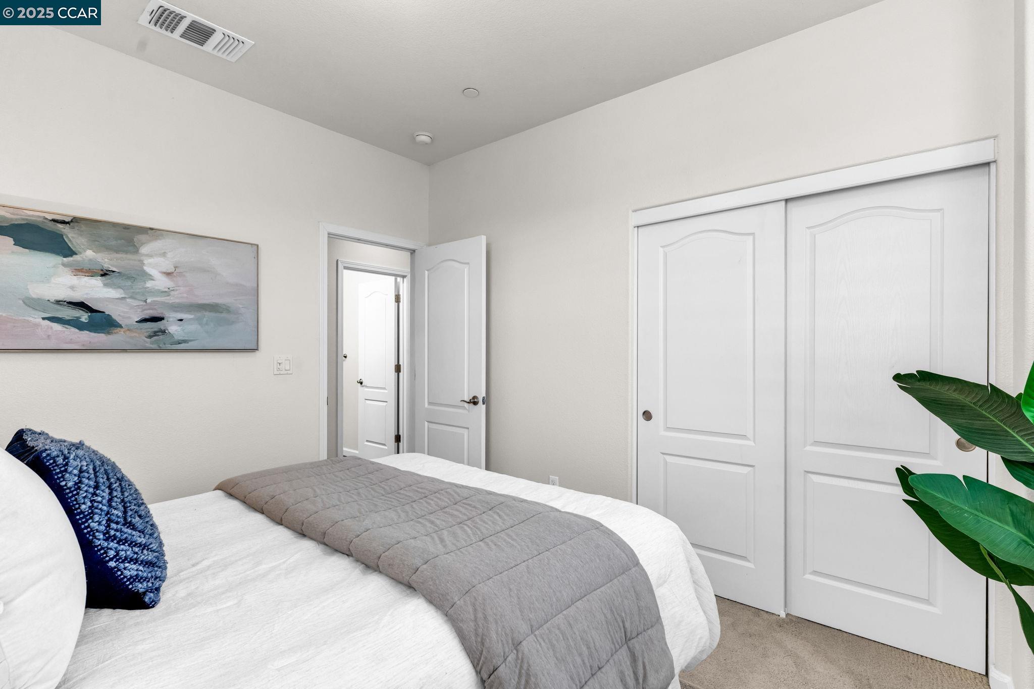 Detail Gallery Image 29 of 42 For 6983 Alamo Creek Trl, Dublin,  CA 94568 - 4 Beds | 3/1 Baths
