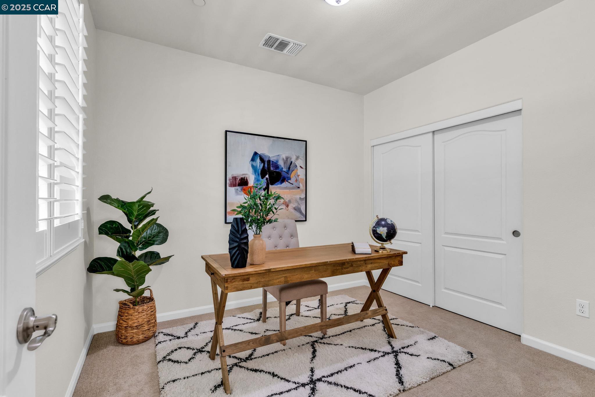 Detail Gallery Image 7 of 42 For 6983 Alamo Creek Trl, Dublin,  CA 94568 - 4 Beds | 3/1 Baths