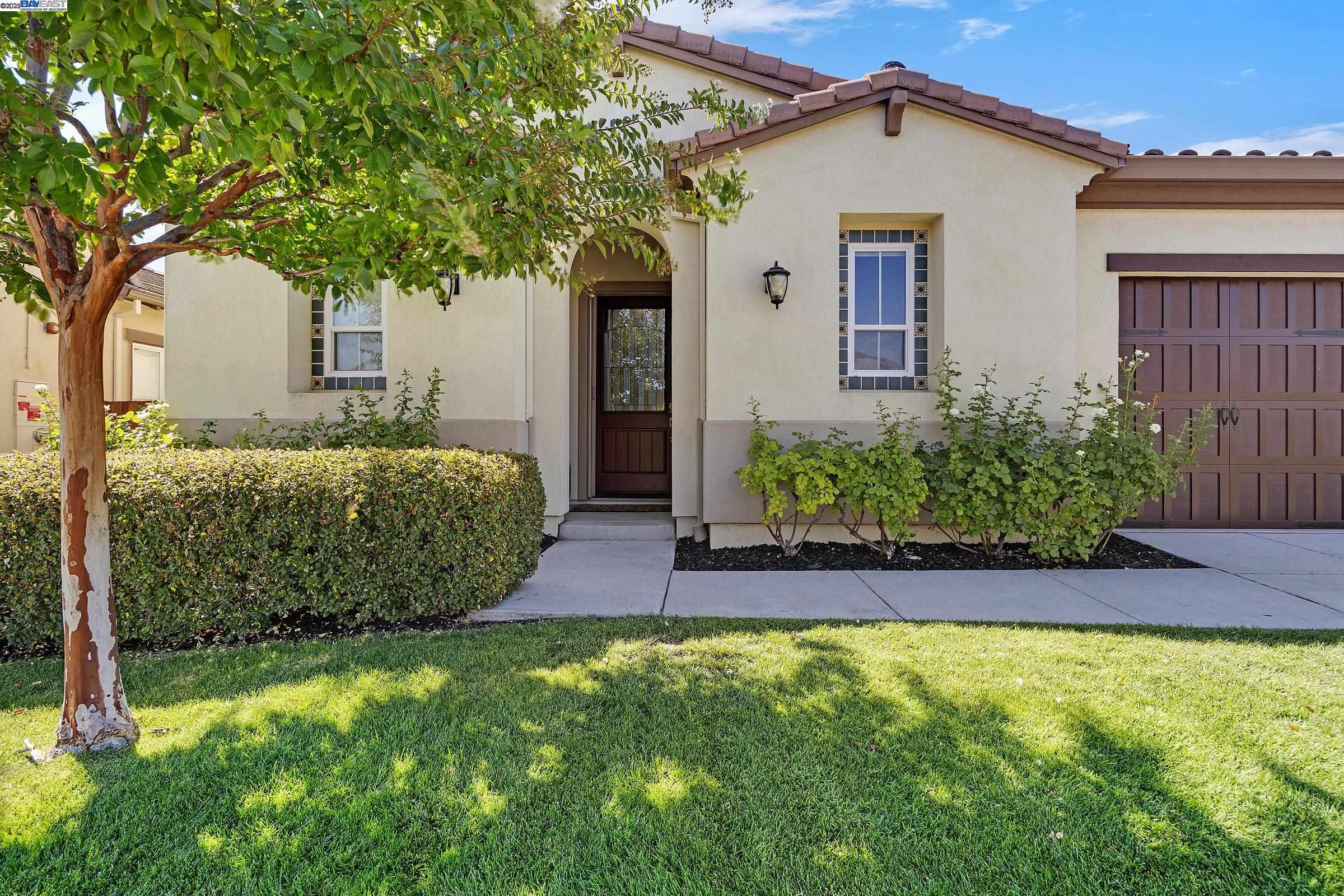 Detail Gallery Image 3 of 60 For 1737 Chardonnay Ln, Brentwood,  CA 94513 - 2 Beds | 2/1 Baths