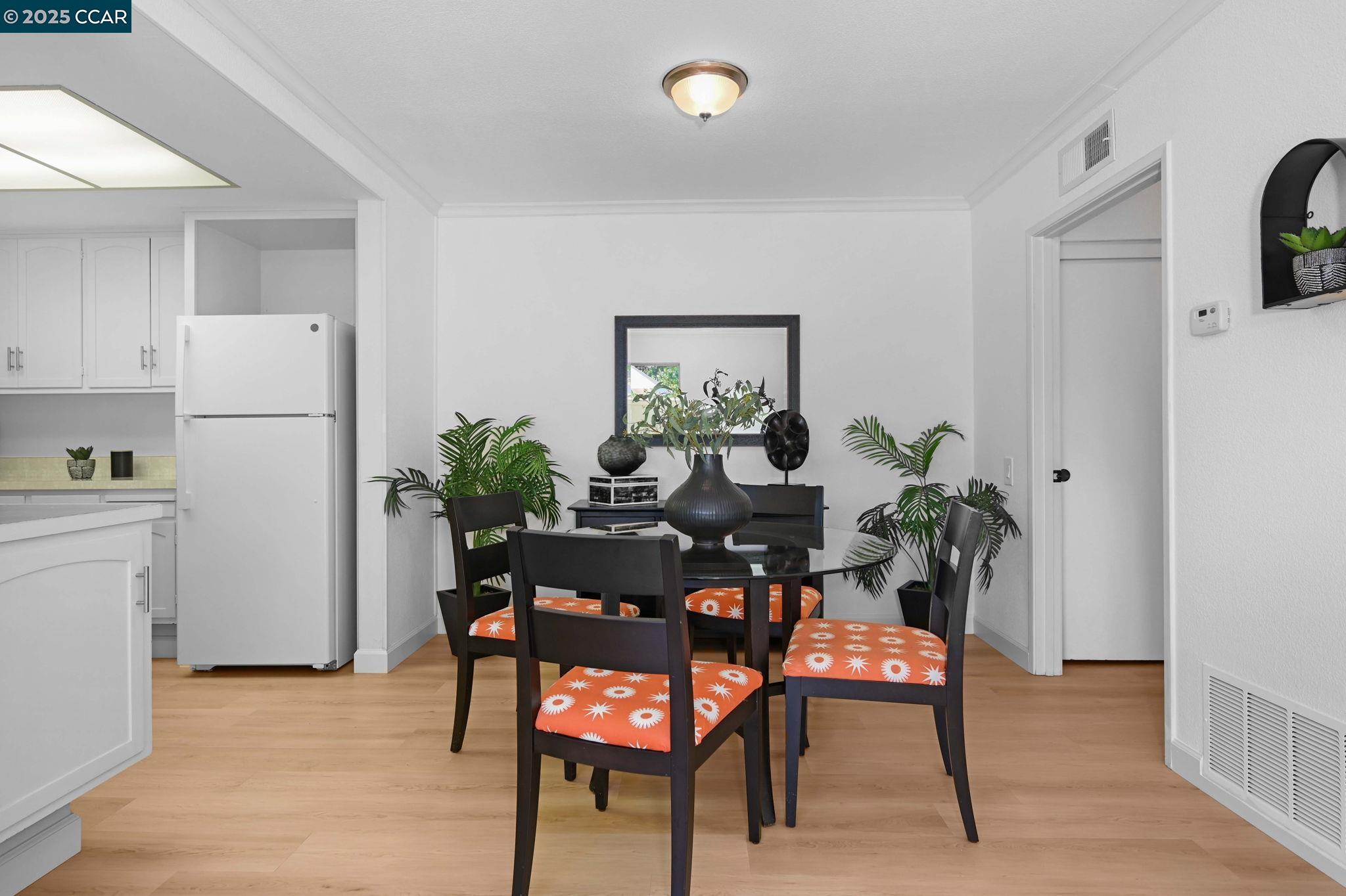 Detail Gallery Image 11 of 37 For 2251 Tice Creek Dr #2,  Walnut Creek,  CA 94595 - 1 Beds | 1 Baths