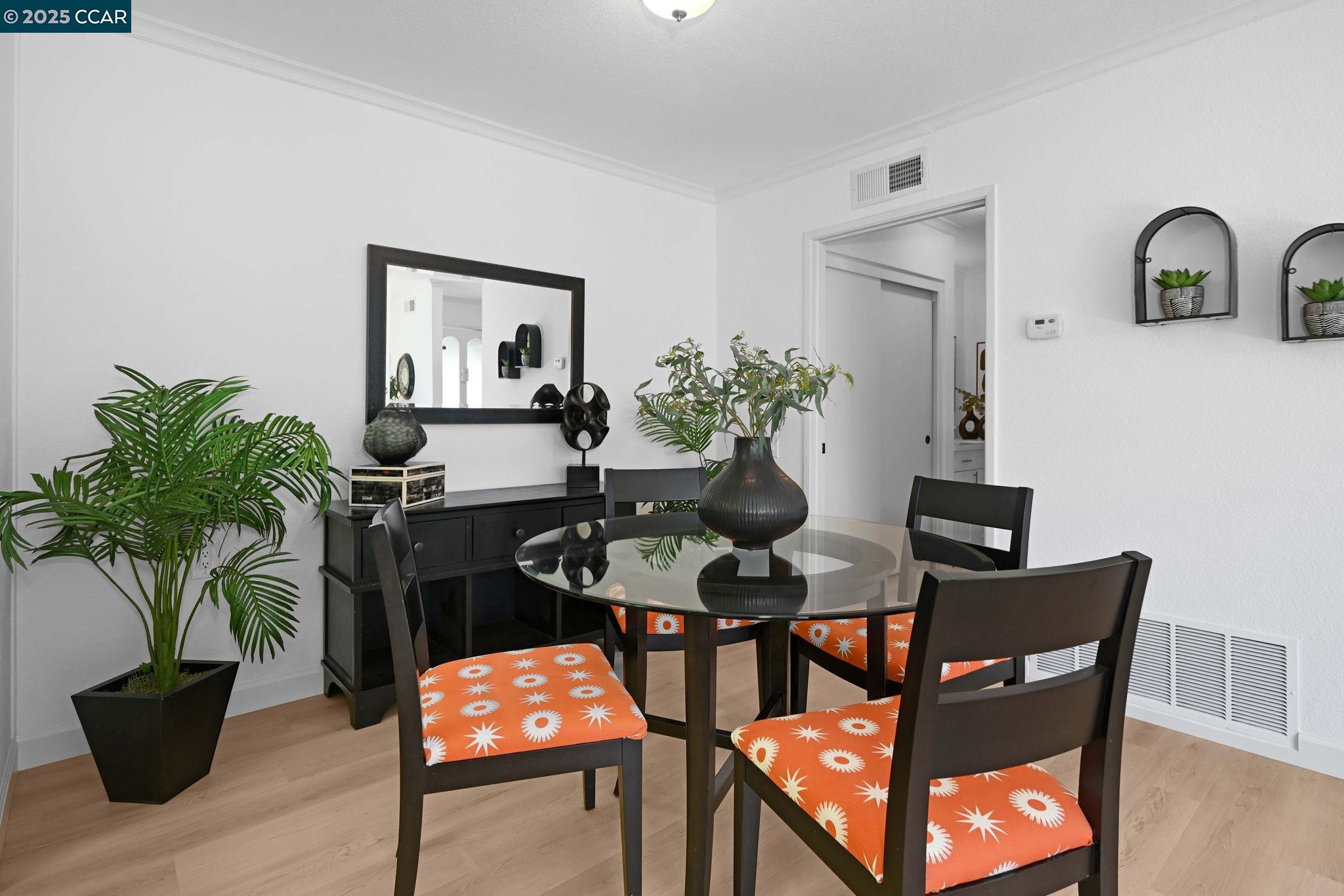 Detail Gallery Image 12 of 37 For 2251 Tice Creek Dr #2,  Walnut Creek,  CA 94595 - 1 Beds | 1 Baths