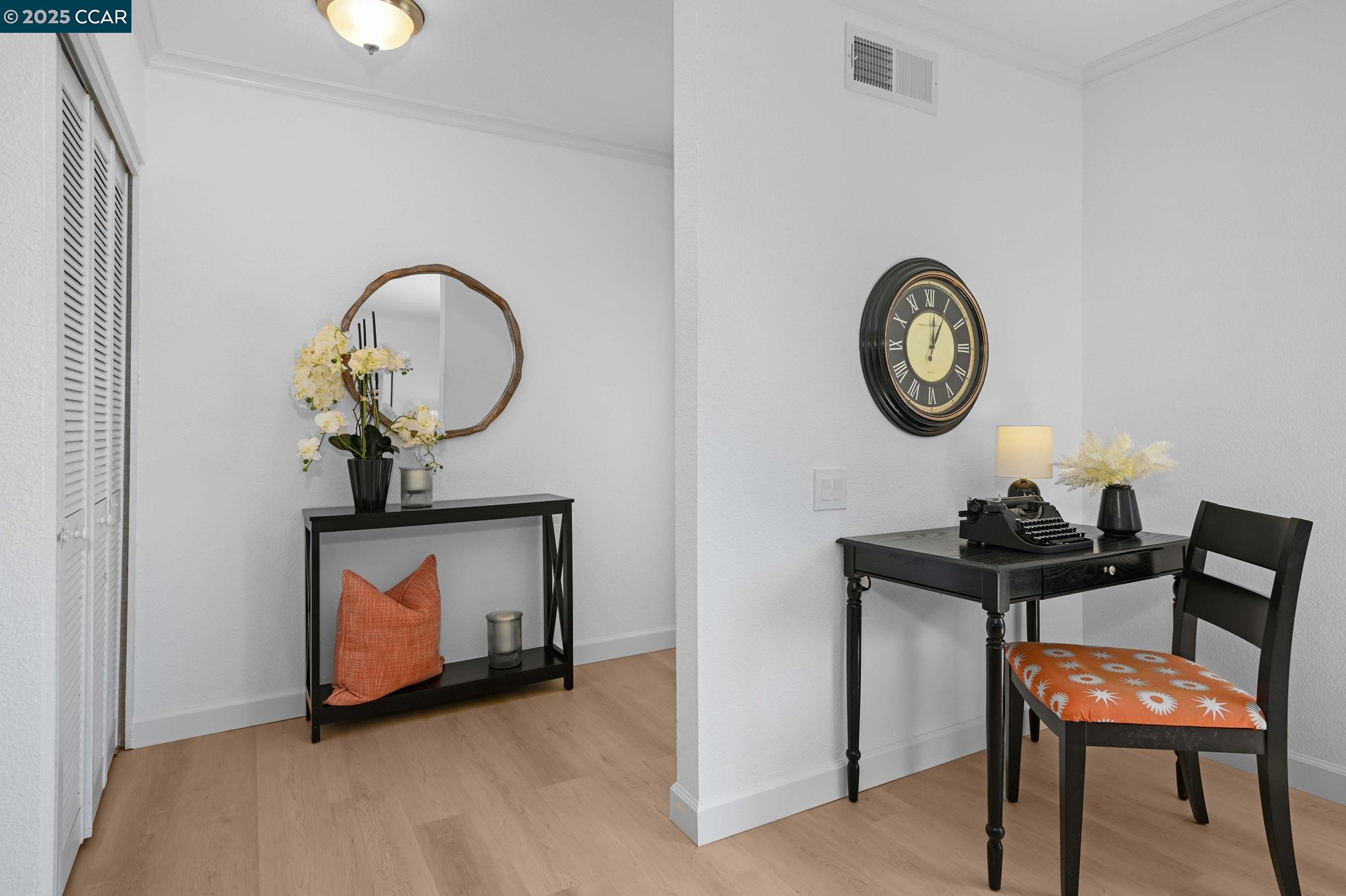 Detail Gallery Image 7 of 37 For 2251 Tice Creek Dr #2,  Walnut Creek,  CA 94595 - 1 Beds | 1 Baths