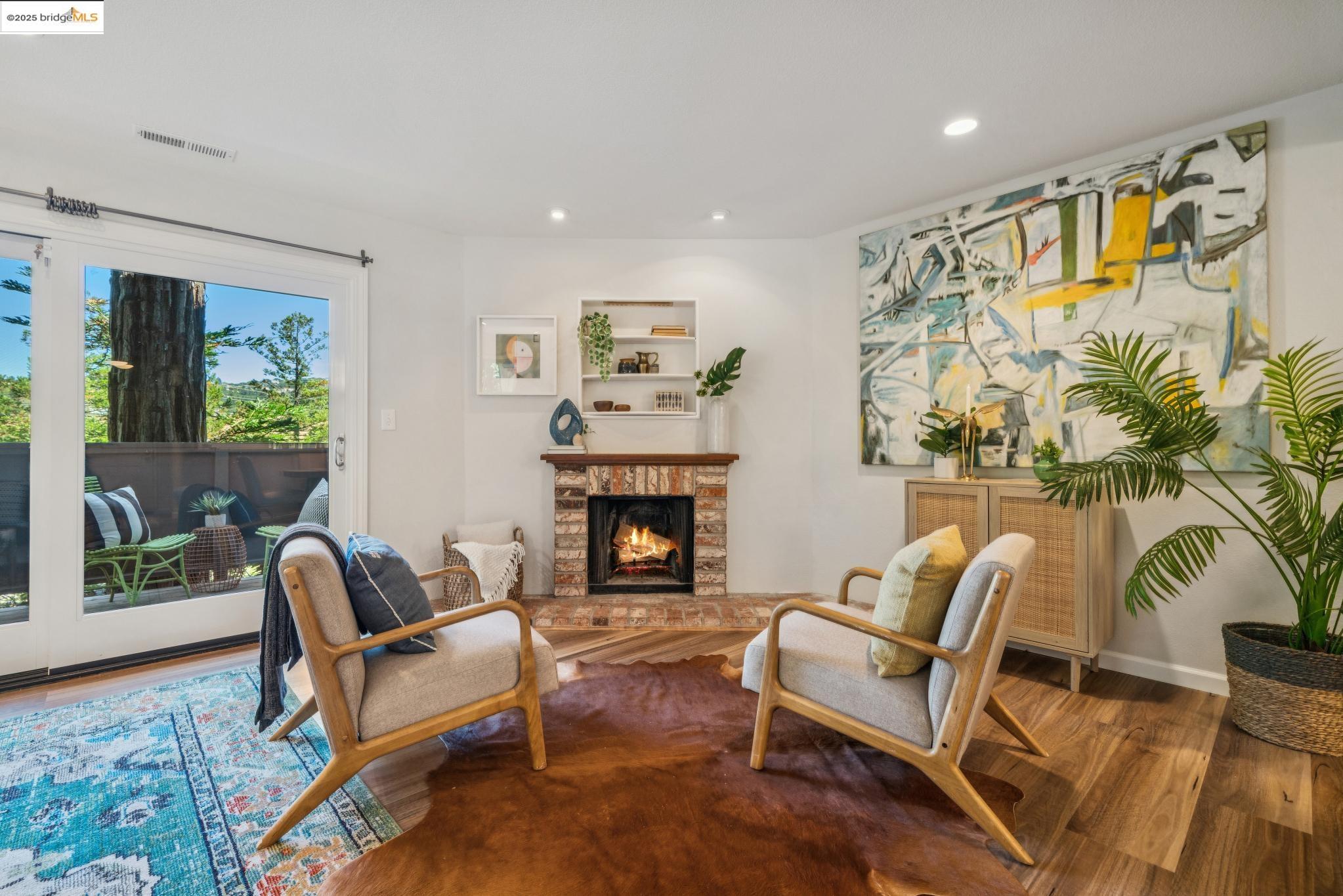 Detail Gallery Image 1 of 37 For 5400 Valley View Rd, El Sobrante,  CA 94803 - 3 Beds | 2/1 Baths