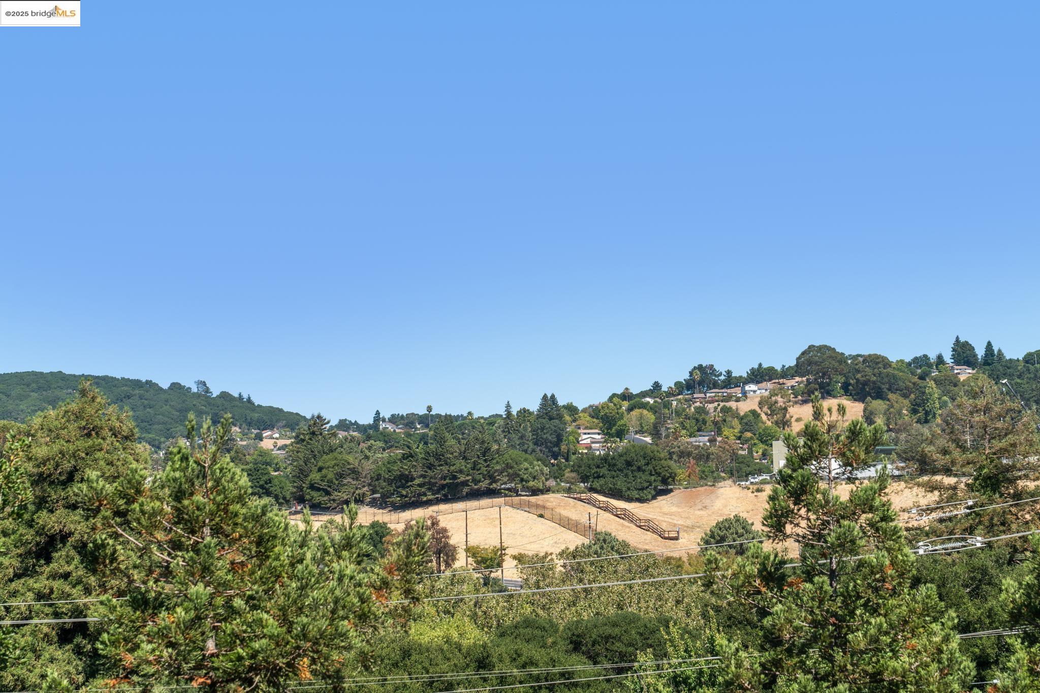 Detail Gallery Image 16 of 37 For 5400 Valley View Rd, El Sobrante,  CA 94803 - 3 Beds | 2/1 Baths