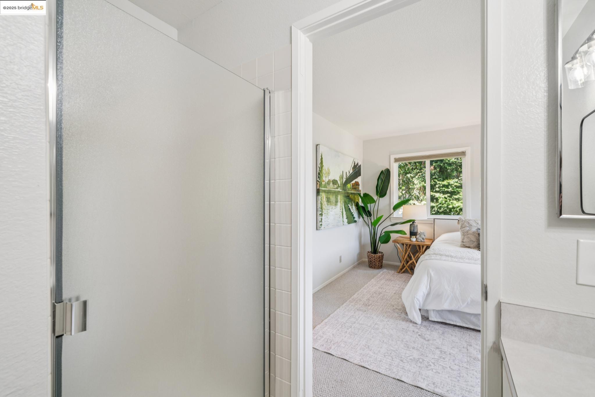 Detail Gallery Image 21 of 37 For 5400 Valley View Rd, El Sobrante,  CA 94803 - 3 Beds | 2/1 Baths