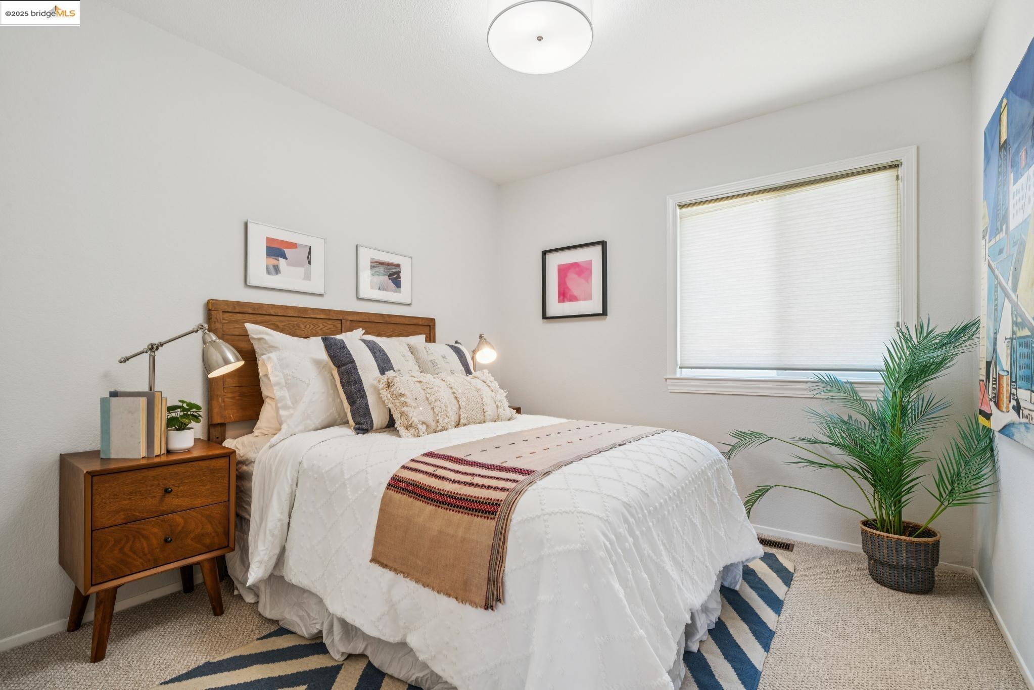 Detail Gallery Image 24 of 37 For 5400 Valley View Rd, El Sobrante,  CA 94803 - 3 Beds | 2/1 Baths