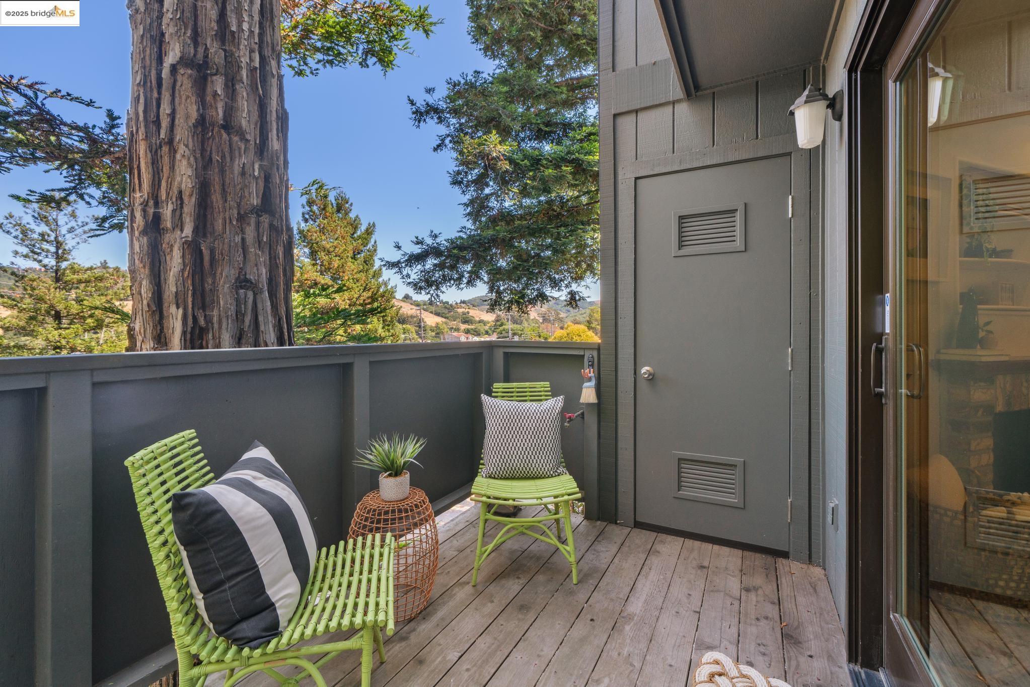 Detail Gallery Image 30 of 37 For 5400 Valley View Rd, El Sobrante,  CA 94803 - 3 Beds | 2/1 Baths