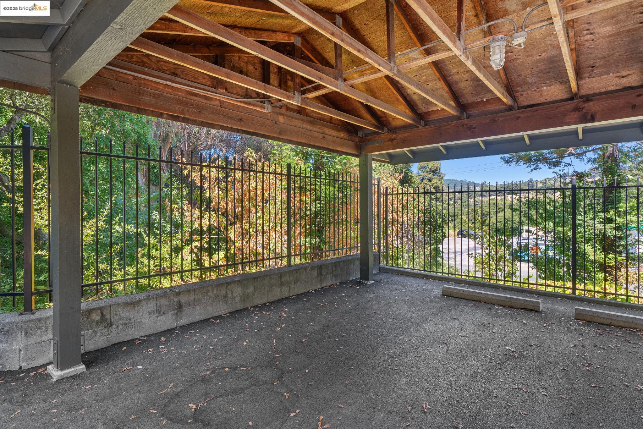 Detail Gallery Image 34 of 37 For 5400 Valley View Rd, El Sobrante,  CA 94803 - 3 Beds | 2/1 Baths