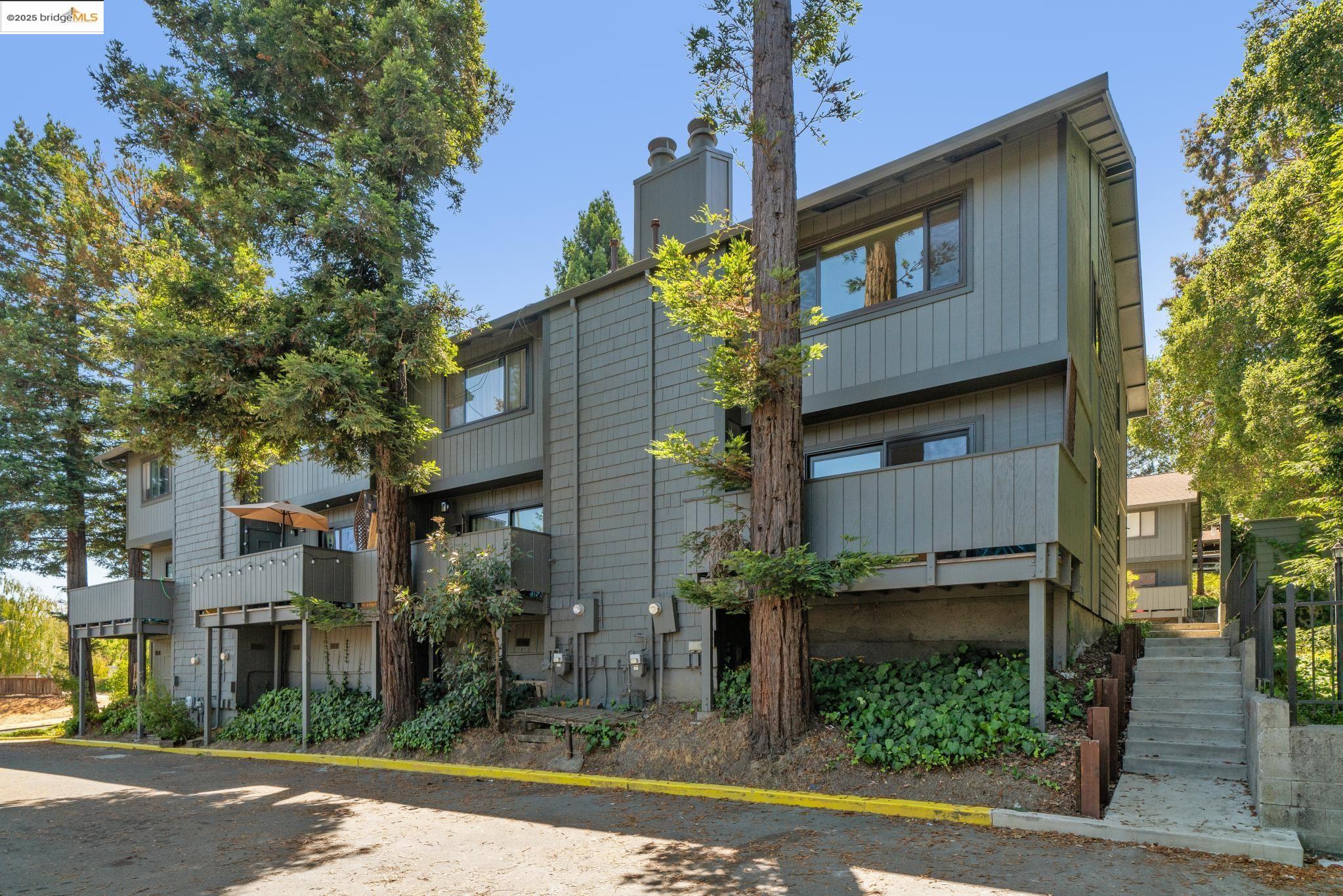 Detail Gallery Image 35 of 37 For 5400 Valley View Rd, El Sobrante,  CA 94803 - 3 Beds | 2/1 Baths