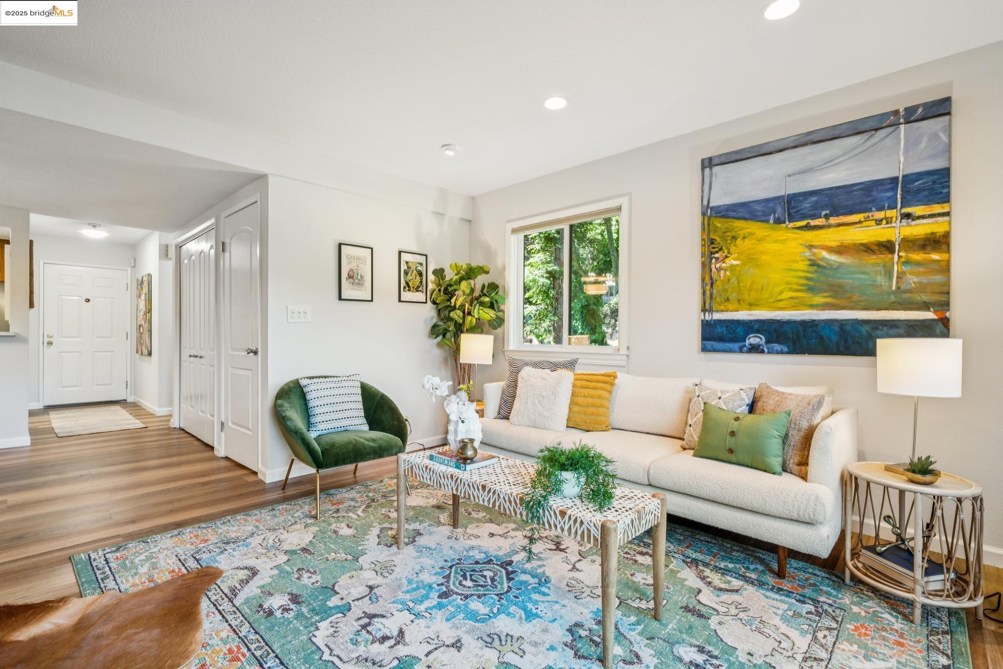 Detail Gallery Image 6 of 37 For 5400 Valley View Rd, El Sobrante,  CA 94803 - 3 Beds | 2/1 Baths