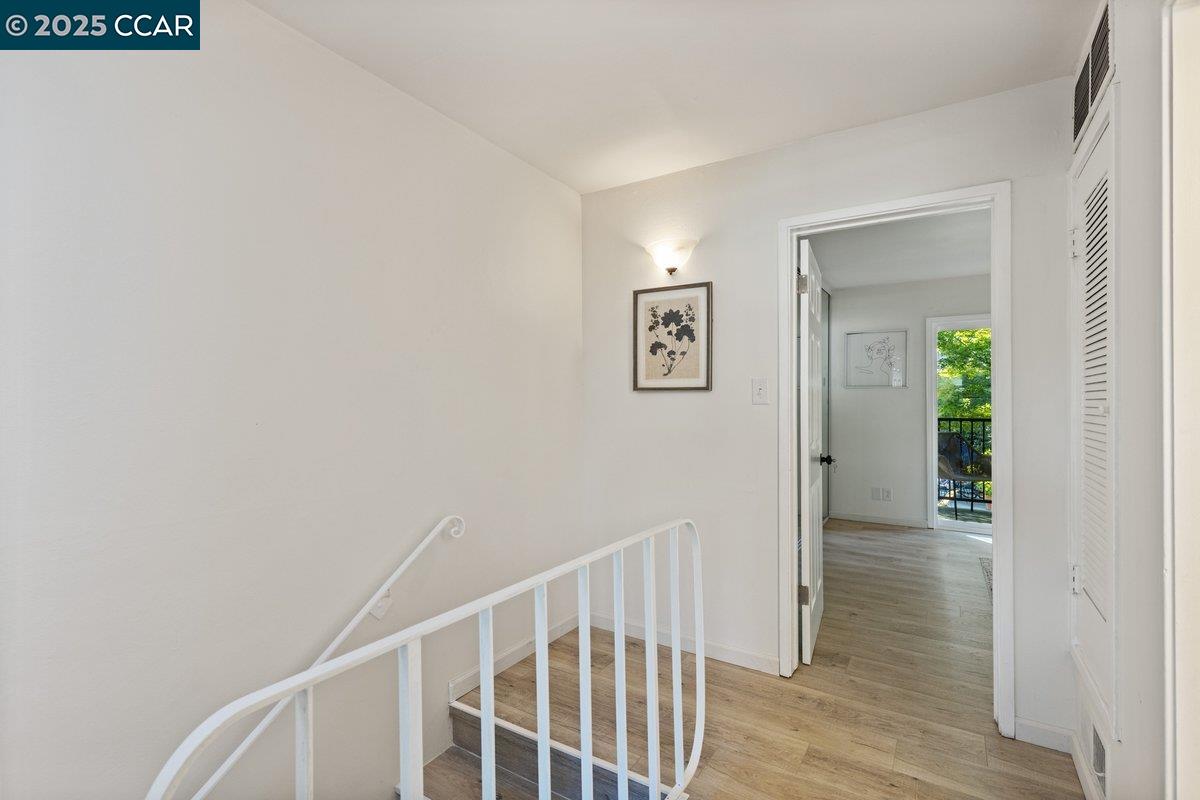 Detail Gallery Image 16 of 28 For 1470 Creekside Dr. #17,  Walnut Creek,  CA 94596-5576 - 2 Beds | 1/1 Baths