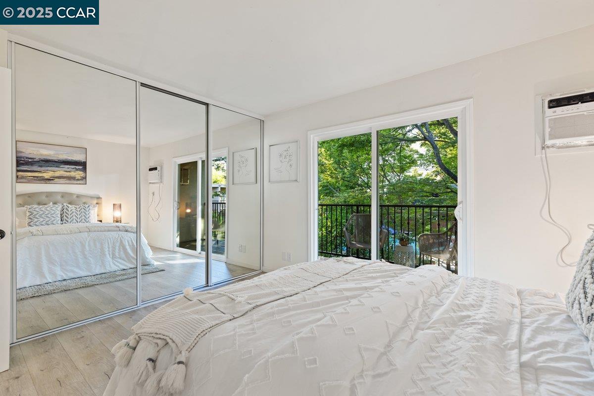 Detail Gallery Image 22 of 28 For 1470 Creekside Dr. #17,  Walnut Creek,  CA 94596-5576 - 2 Beds | 1/1 Baths