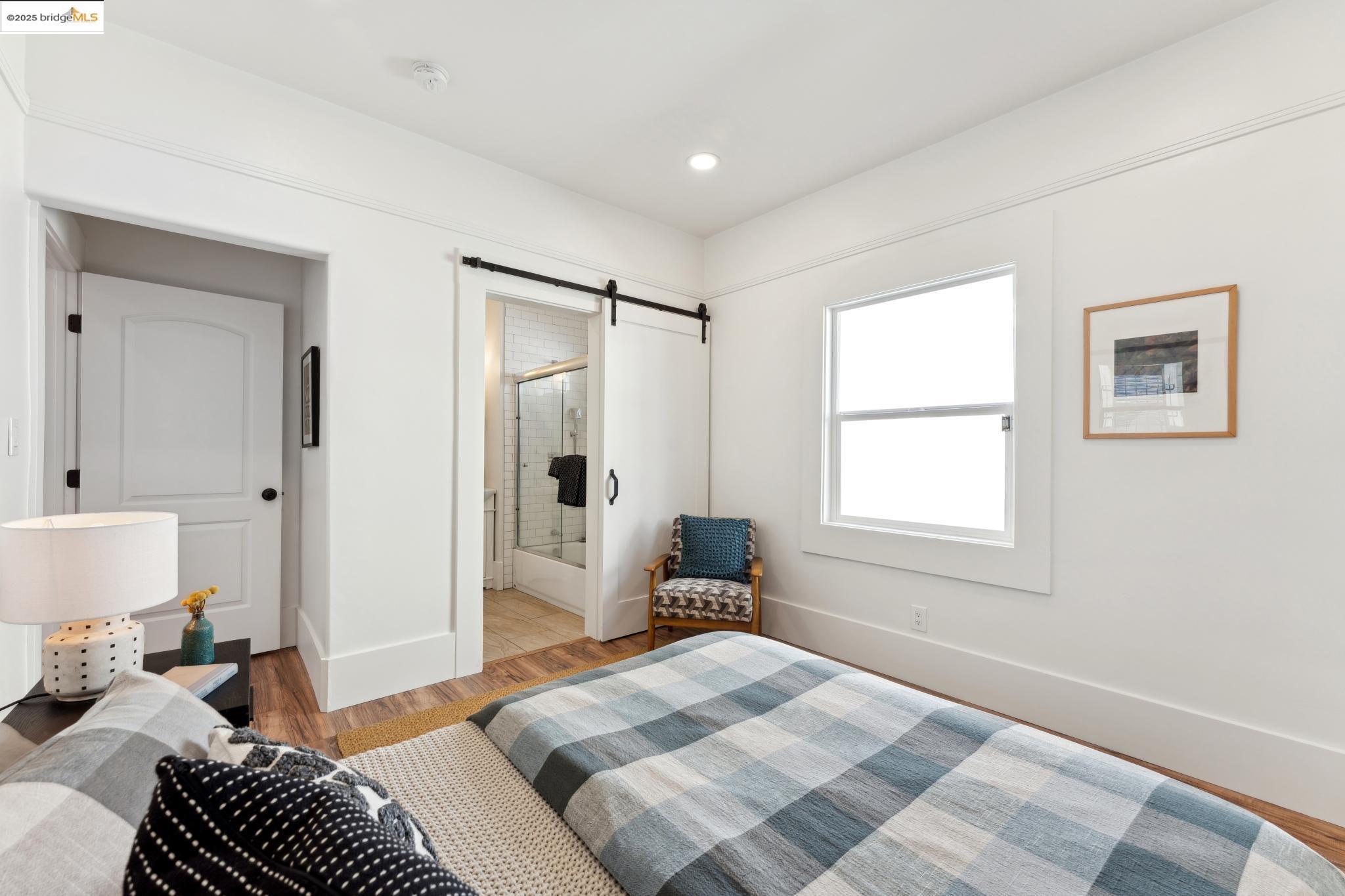 Detail Gallery Image 17 of 30 For 3716 Market St, Oakland,  CA 94608 - 3 Beds | 2 Baths