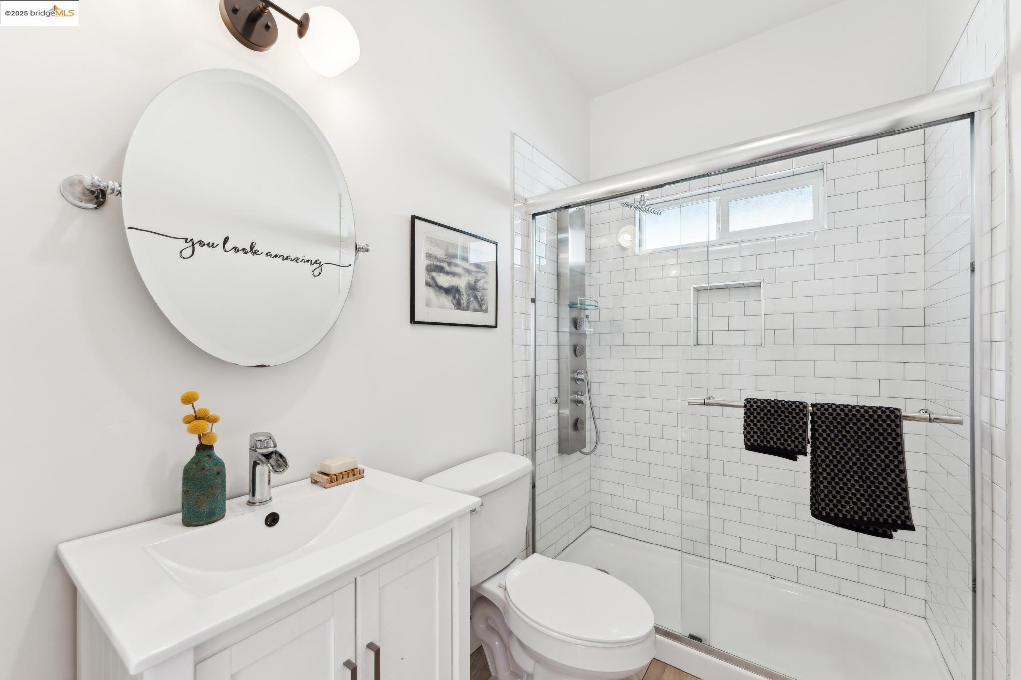 Detail Gallery Image 21 of 30 For 3716 Market St, Oakland,  CA 94608 - 3 Beds | 2 Baths