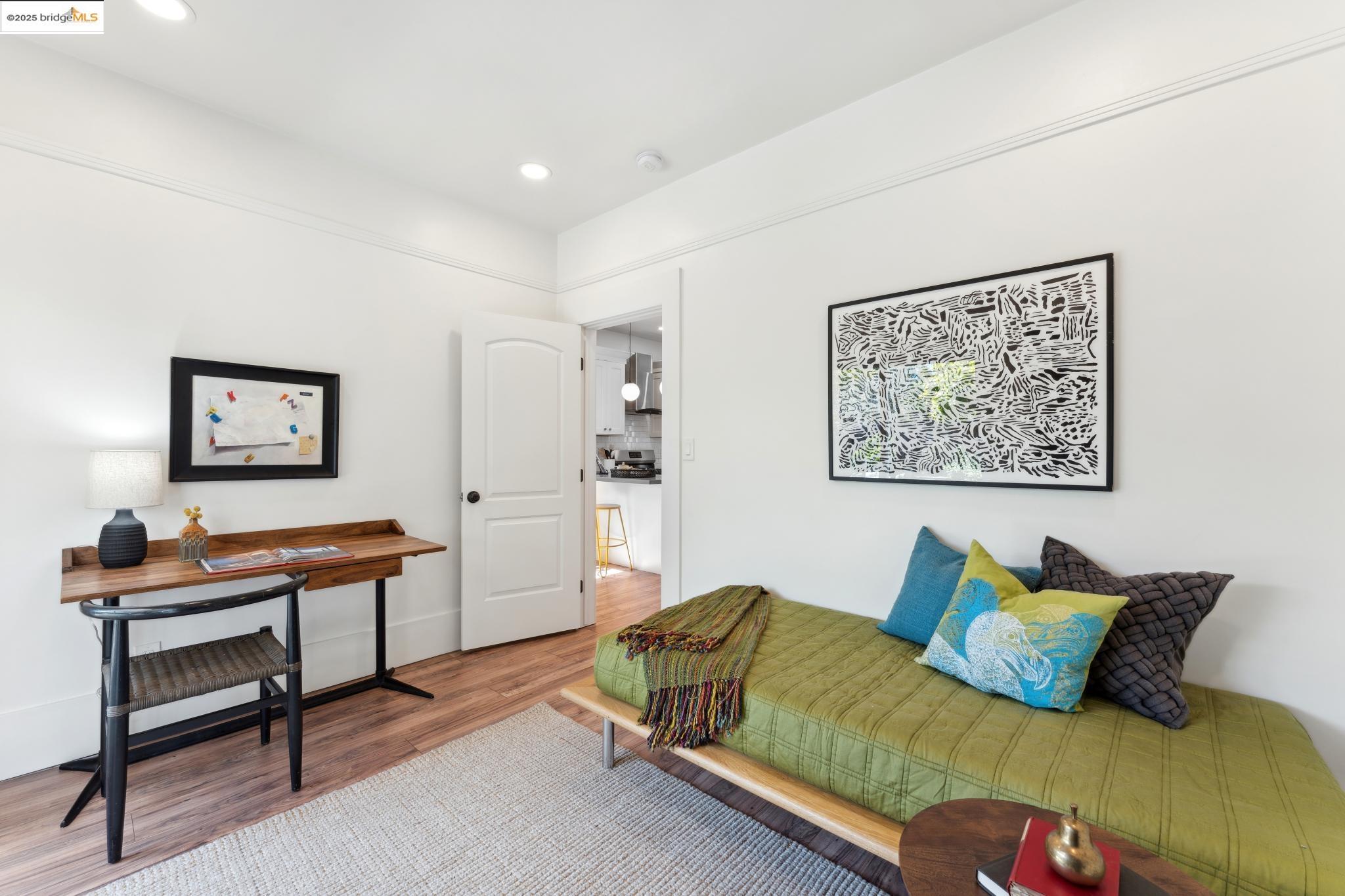 Detail Gallery Image 23 of 30 For 3716 Market St, Oakland,  CA 94608 - 3 Beds | 2 Baths