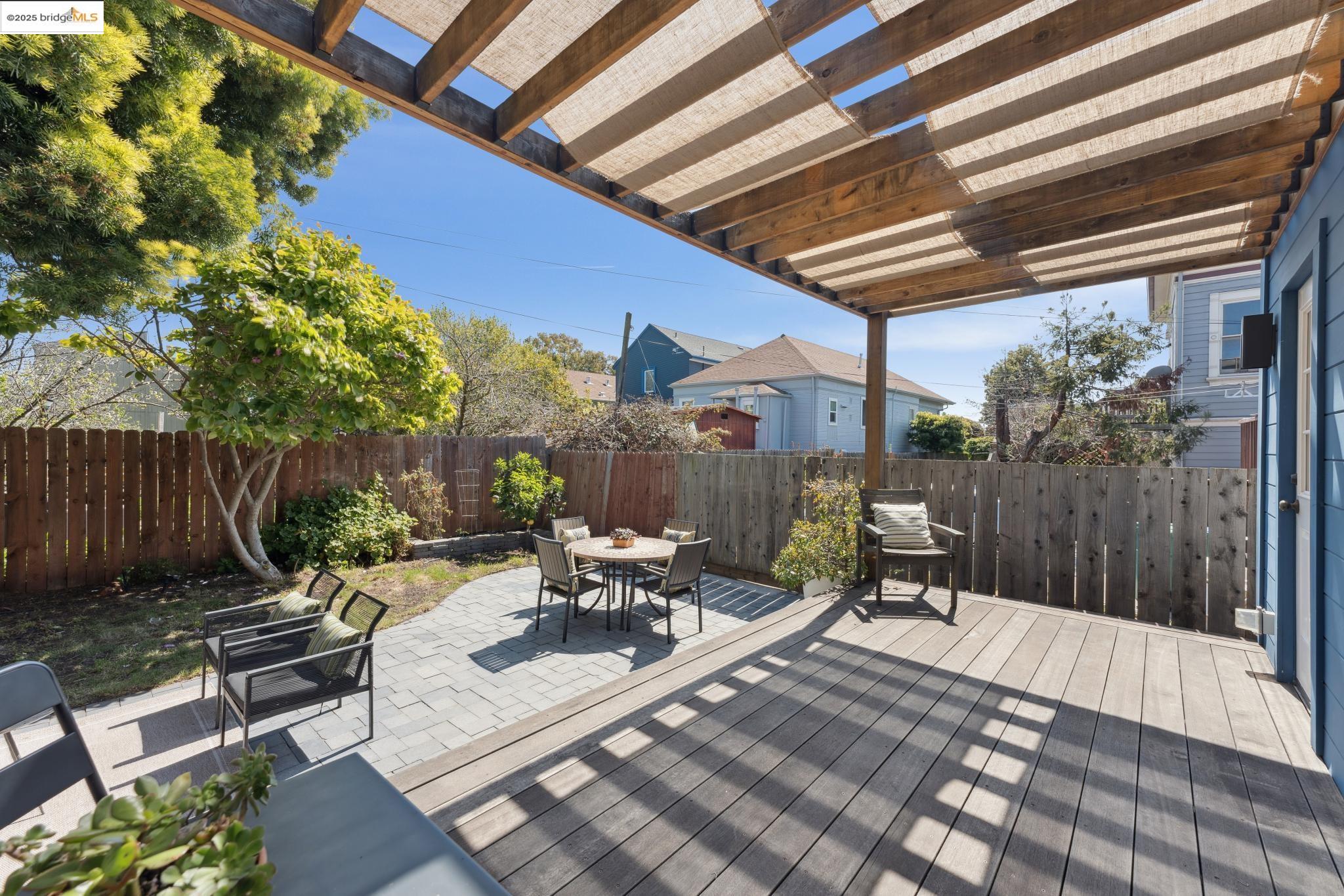 Detail Gallery Image 27 of 30 For 3716 Market St, Oakland,  CA 94608 - 3 Beds | 2 Baths