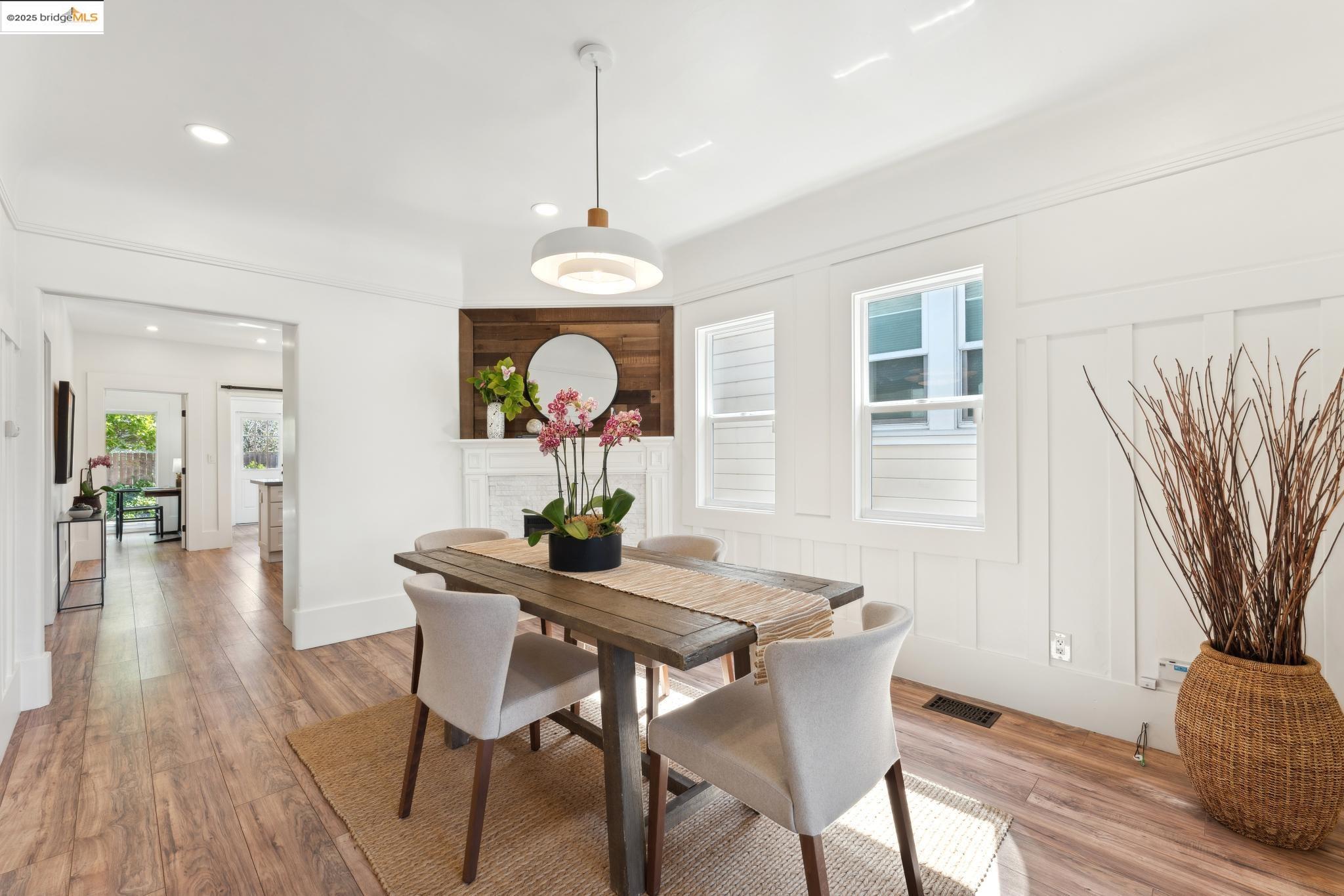 Detail Gallery Image 8 of 30 For 3716 Market St, Oakland,  CA 94608 - 3 Beds | 2 Baths