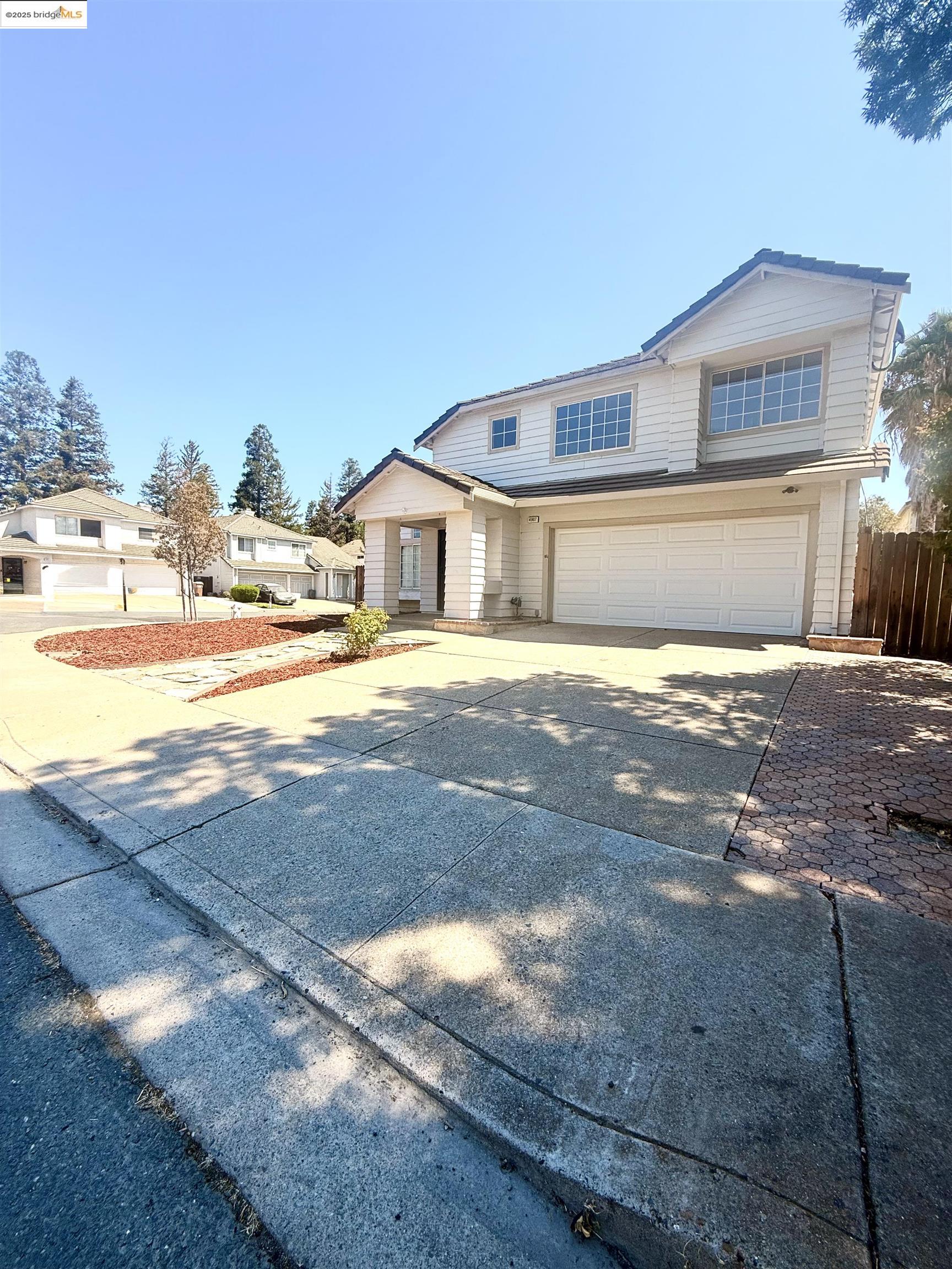 Detail Gallery Image 2 of 35 For 4907 Ridgeview Drive, Antioch,  CA 94531-7756 - 3 Beds | 2/1 Baths