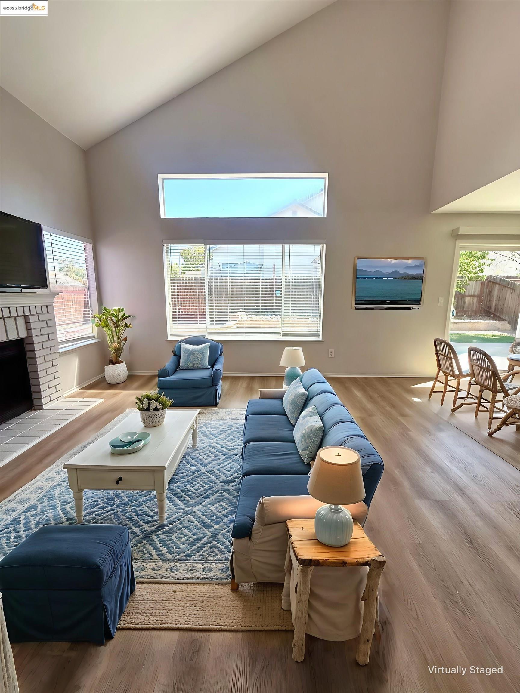 Detail Gallery Image 8 of 35 For 4907 Ridgeview Drive, Antioch,  CA 94531-7756 - 3 Beds | 2/1 Baths