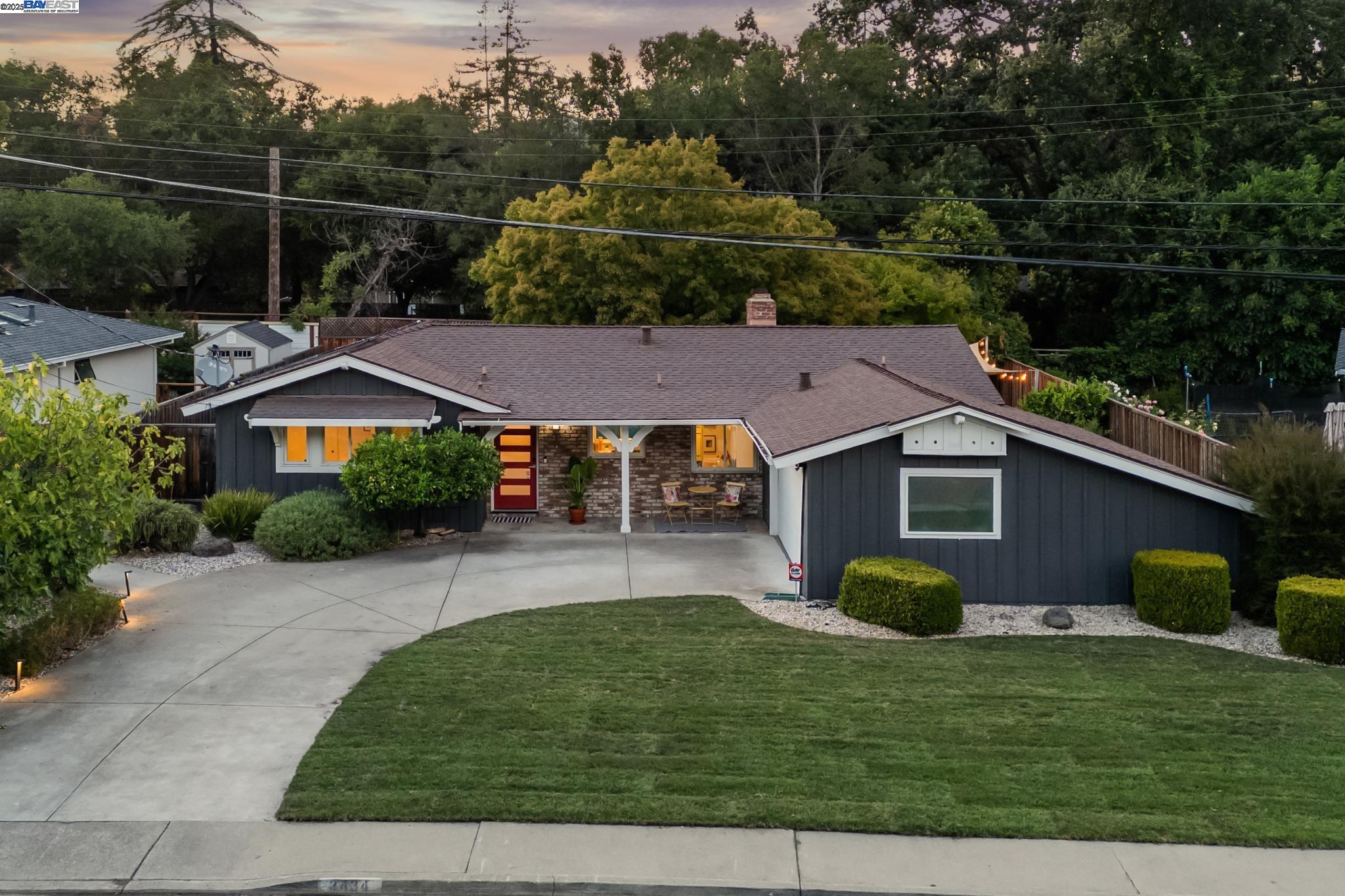 Detail Gallery Image 4 of 51 For 3434 Little Lane, Lafayette,  CA 94549 - 3 Beds | 2 Baths
