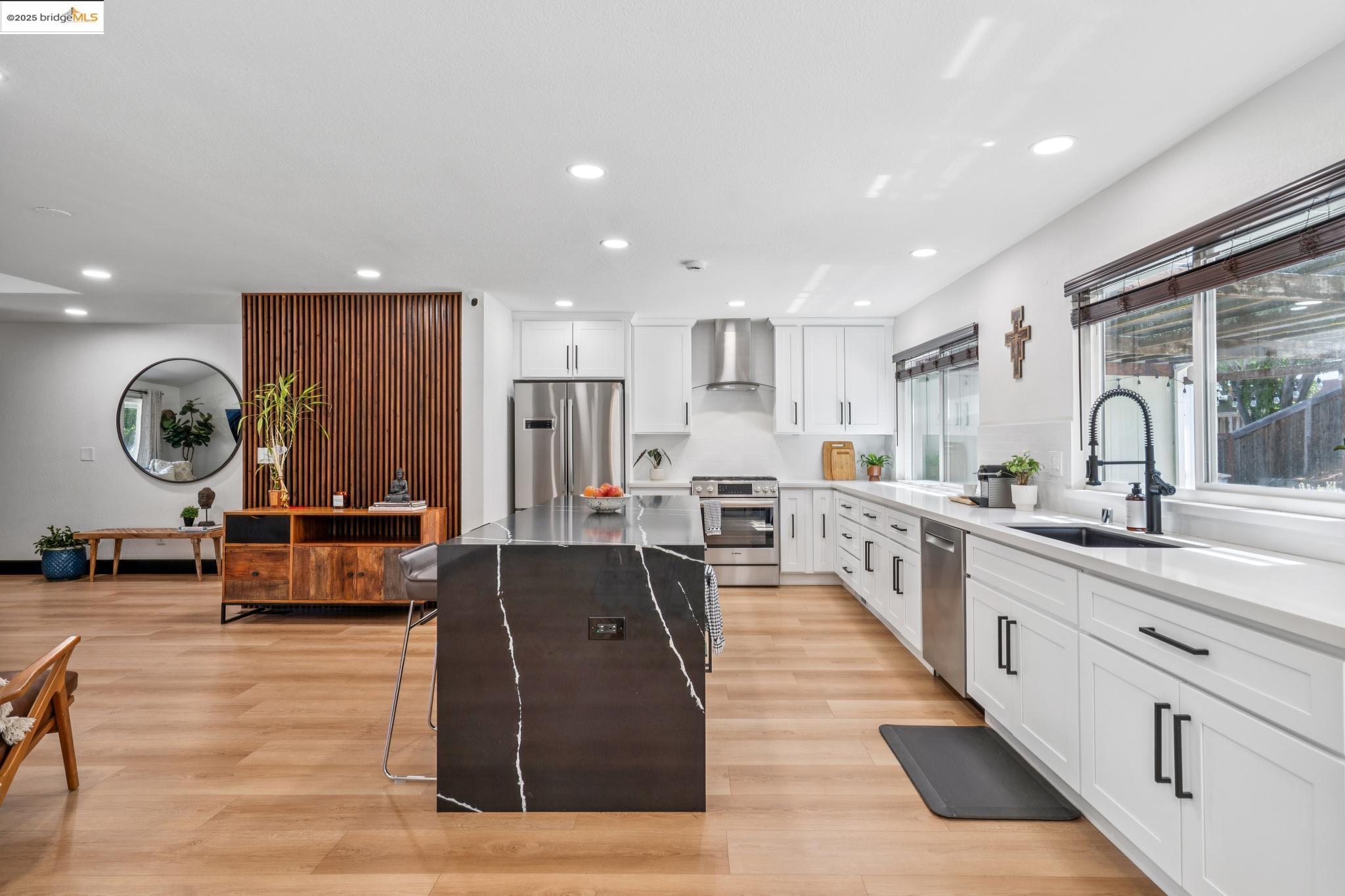 Detail Gallery Image 16 of 44 For 3093 Diablo View Rd, Pleasant Hill,  CA 94523 - 4 Beds | 2 Baths