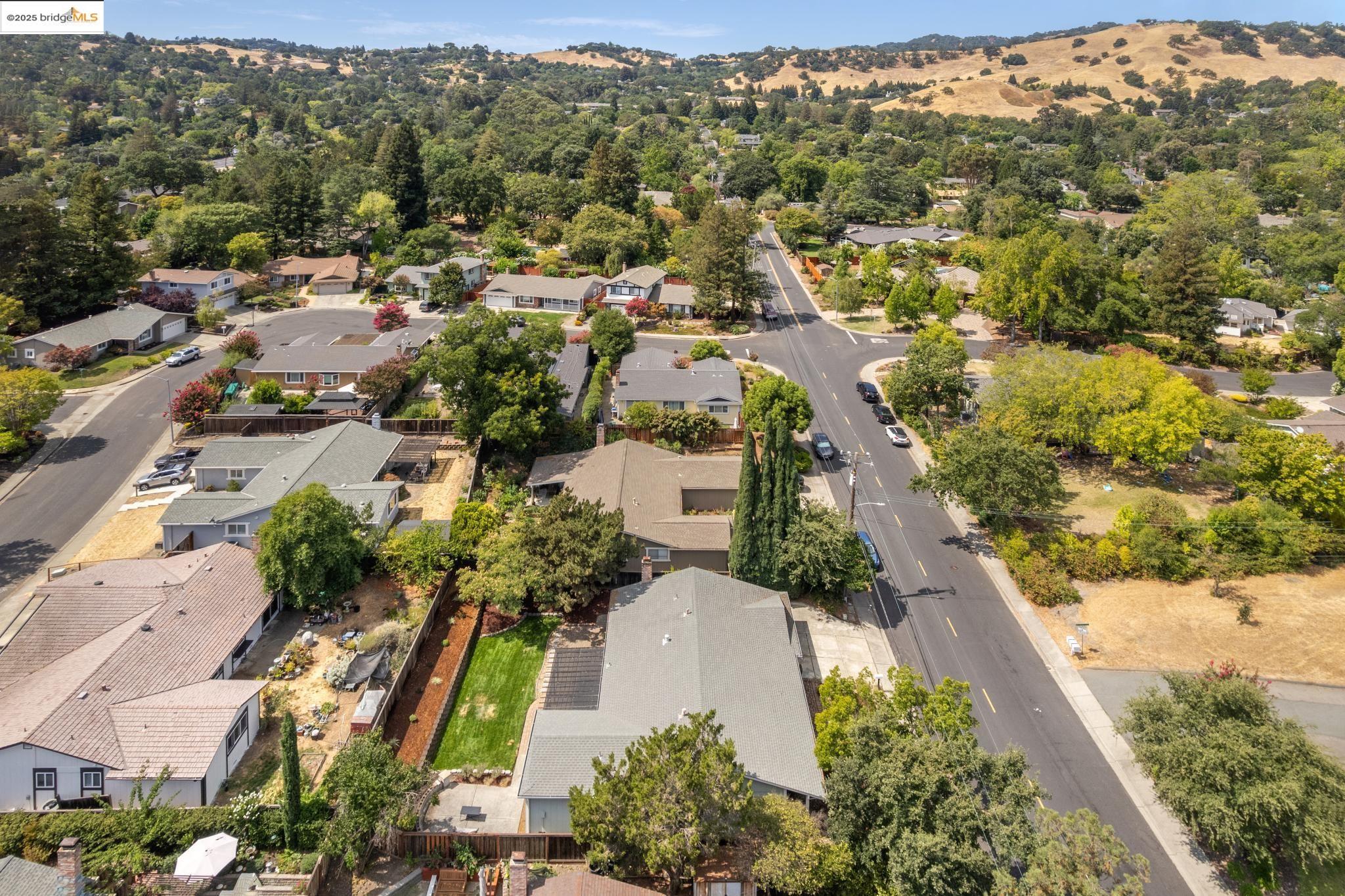 Detail Gallery Image 40 of 44 For 3093 Diablo View Rd, Pleasant Hill,  CA 94523 - 4 Beds | 2 Baths