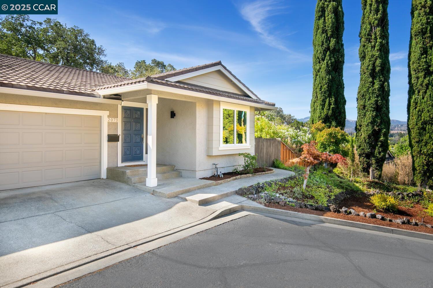 Detail Gallery Image 3 of 36 For 2073 Robb Rd, Walnut Creek,  CA 94596 - 3 Beds | 2 Baths