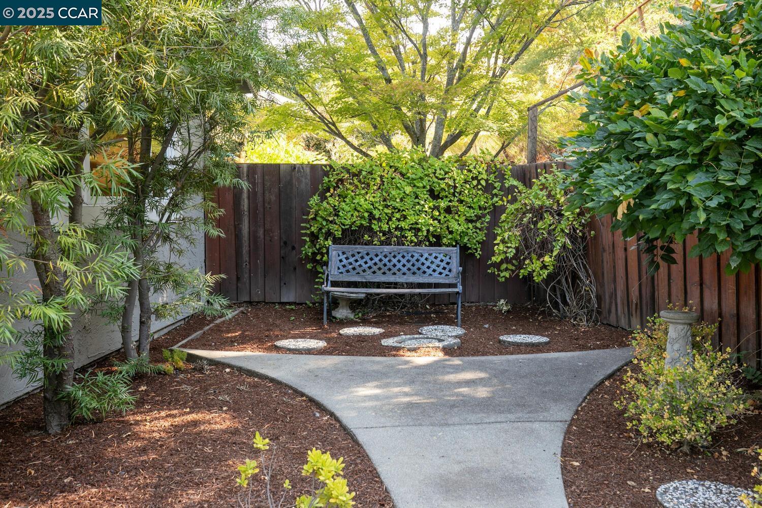 Detail Gallery Image 32 of 36 For 2073 Robb Rd, Walnut Creek,  CA 94596 - 3 Beds | 2 Baths