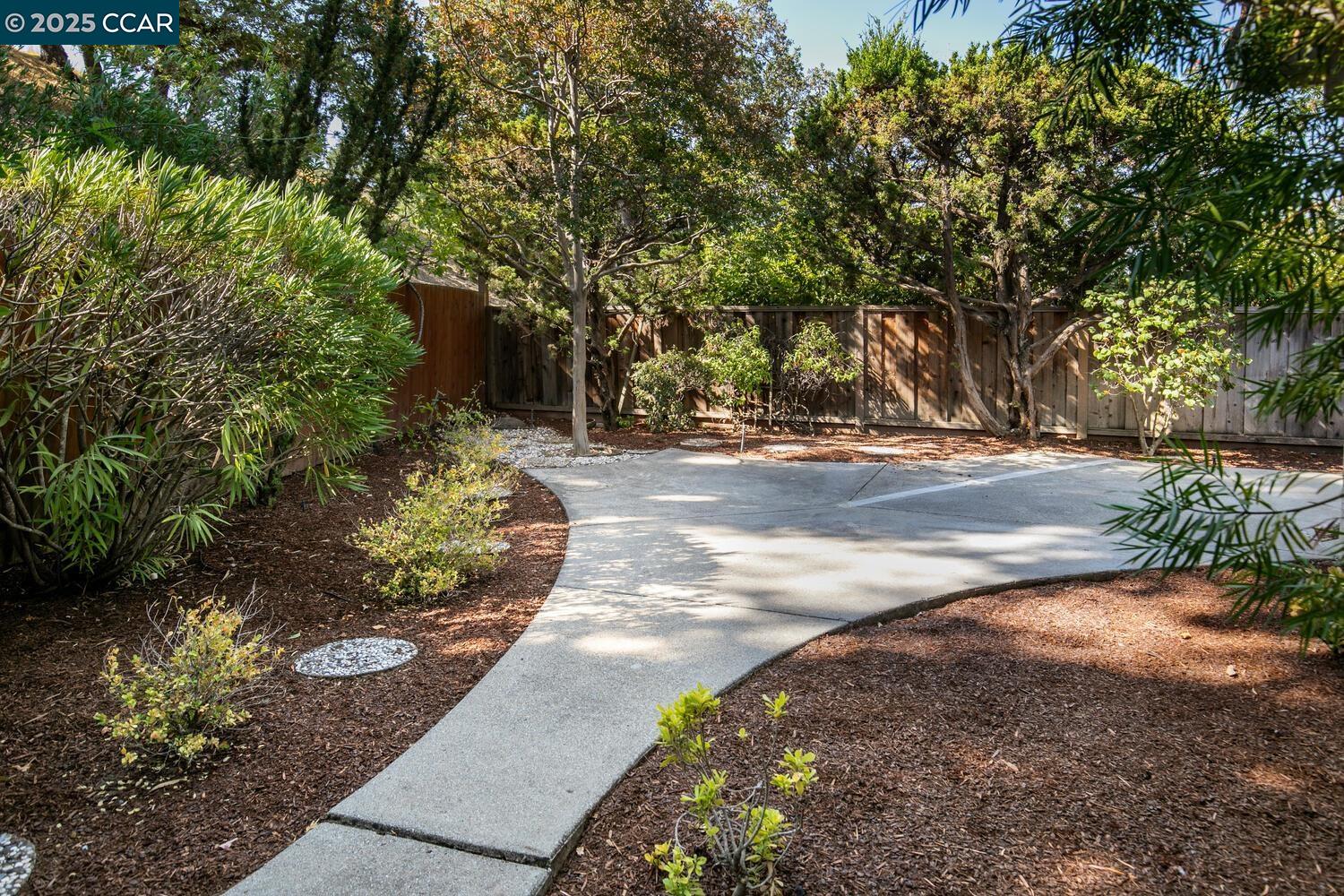 Detail Gallery Image 33 of 36 For 2073 Robb Rd, Walnut Creek,  CA 94596 - 3 Beds | 2 Baths