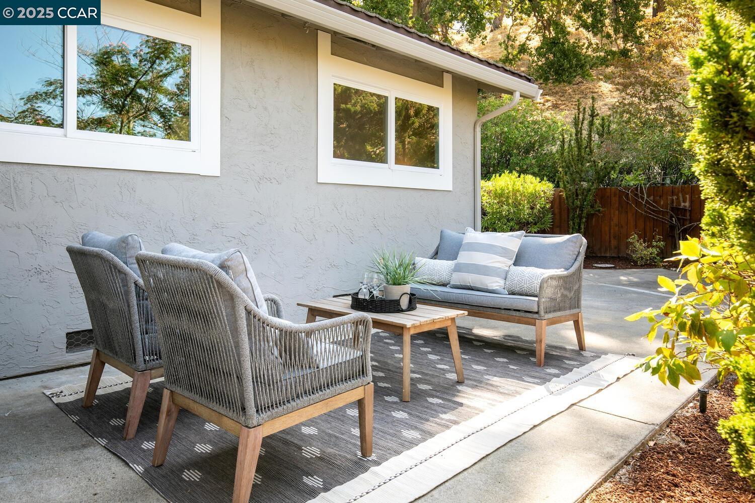 Detail Gallery Image 34 of 36 For 2073 Robb Rd, Walnut Creek,  CA 94596 - 3 Beds | 2 Baths