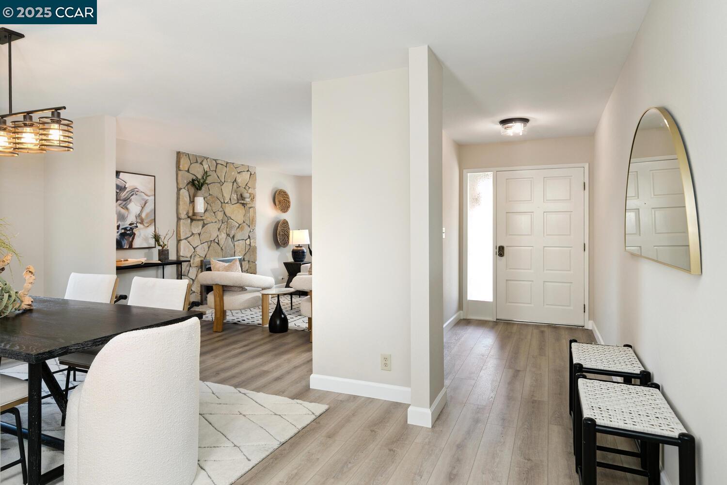 Detail Gallery Image 5 of 36 For 2073 Robb Rd, Walnut Creek,  CA 94596 - 3 Beds | 2 Baths