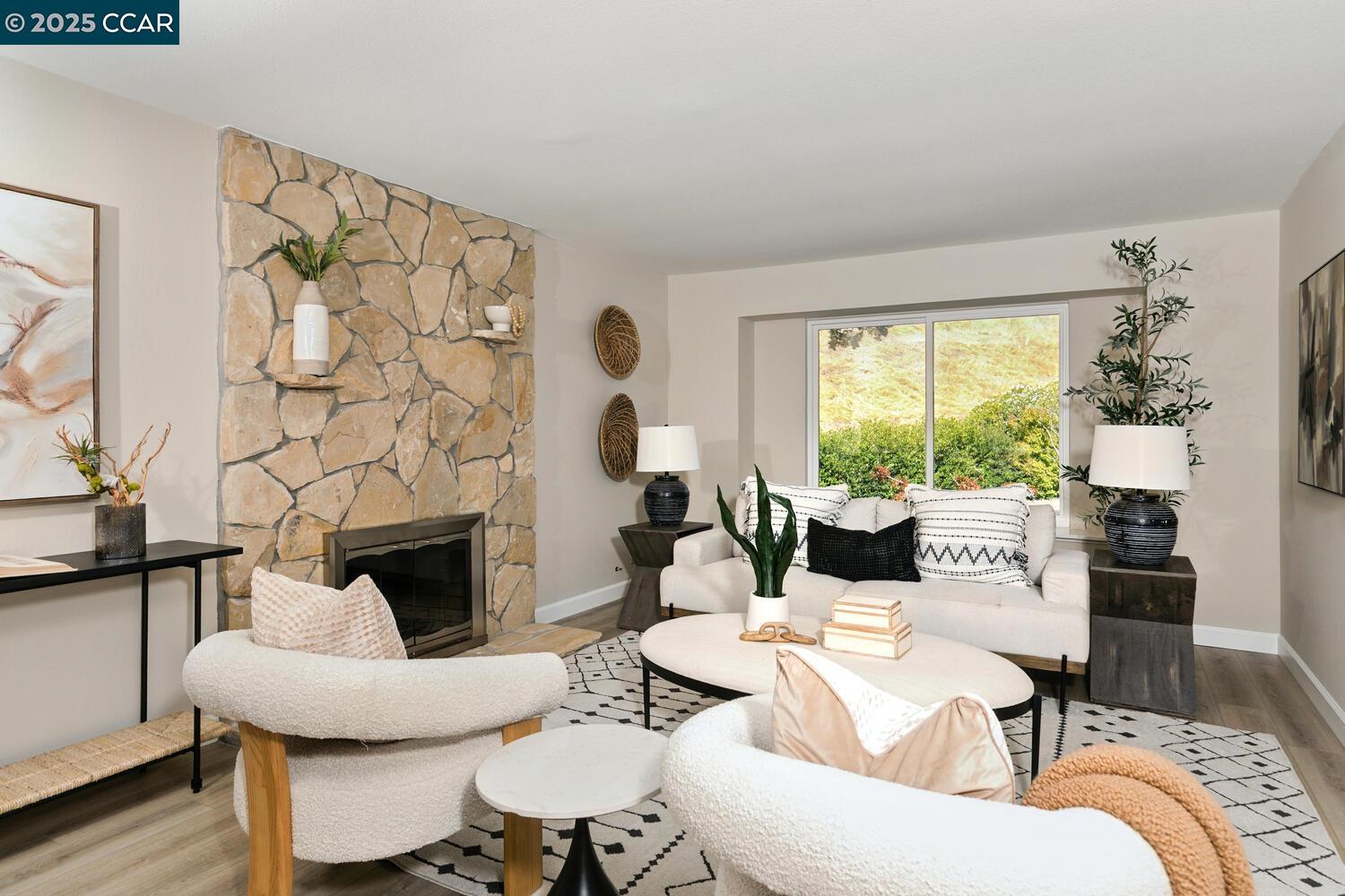 Detail Gallery Image 6 of 36 For 2073 Robb Rd, Walnut Creek,  CA 94596 - 3 Beds | 2 Baths