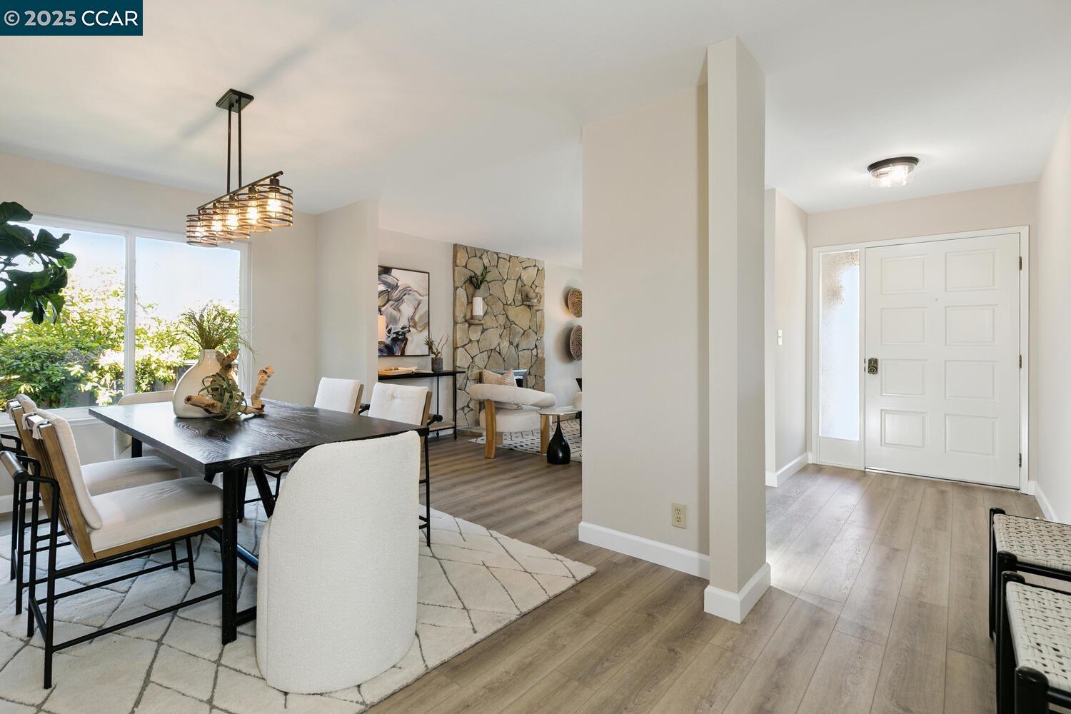 Detail Gallery Image 10 of 36 For 2073 Robb Rd, Walnut Creek,  CA 94596 - 3 Beds | 2 Baths