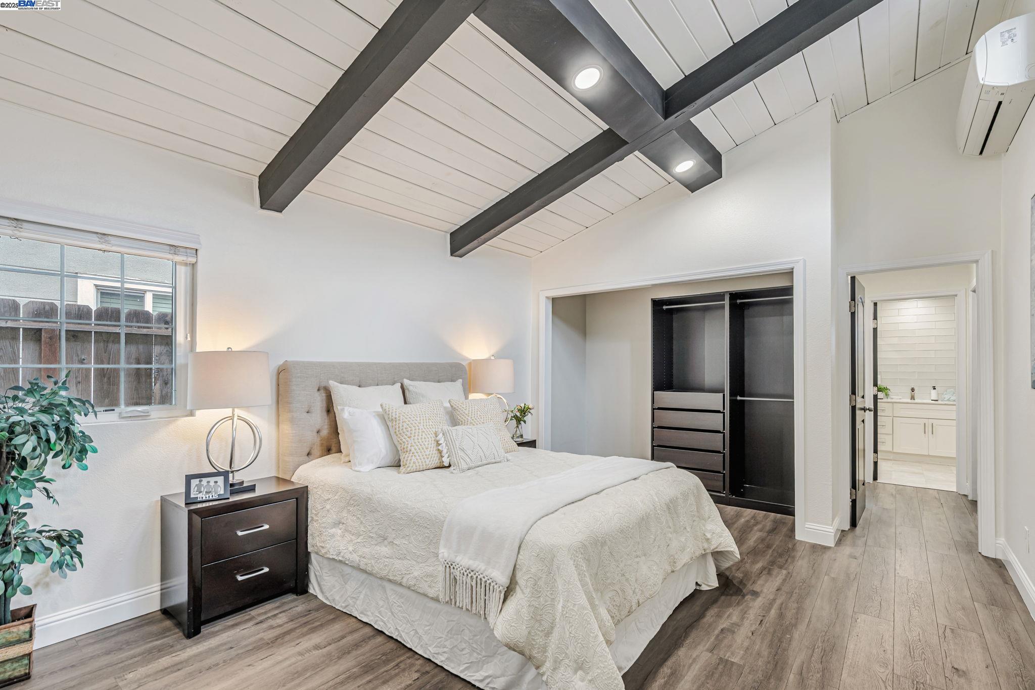 Detail Gallery Image 14 of 58 For 340 Beverly Ave, San Leandro,  CA 94577 - 3 Beds | 2/1 Baths