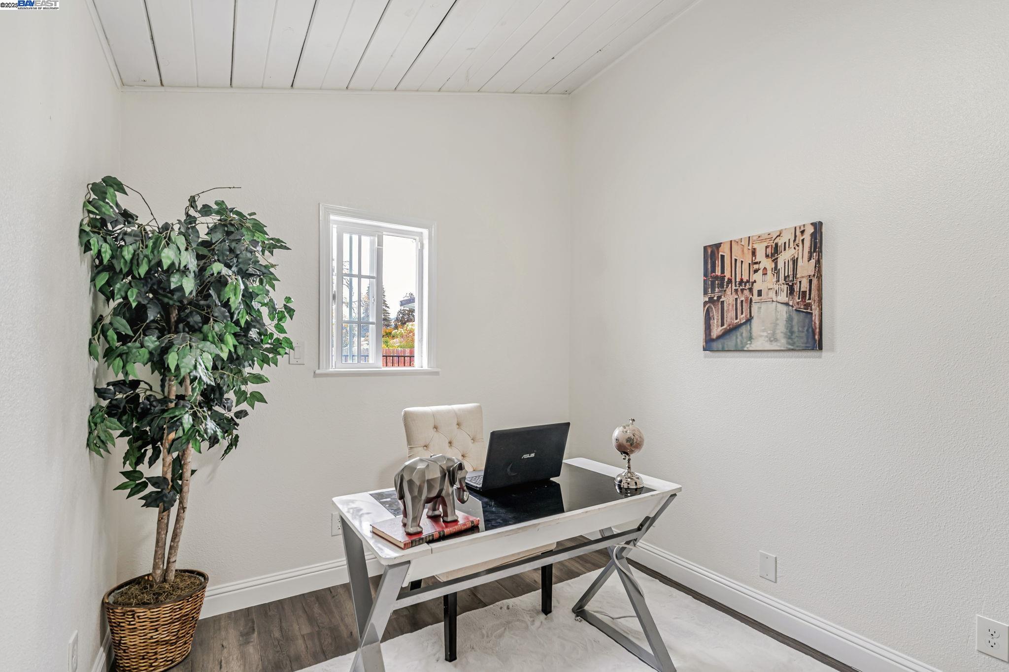 Detail Gallery Image 19 of 58 For 340 Beverly Ave, San Leandro,  CA 94577 - 3 Beds | 2/1 Baths