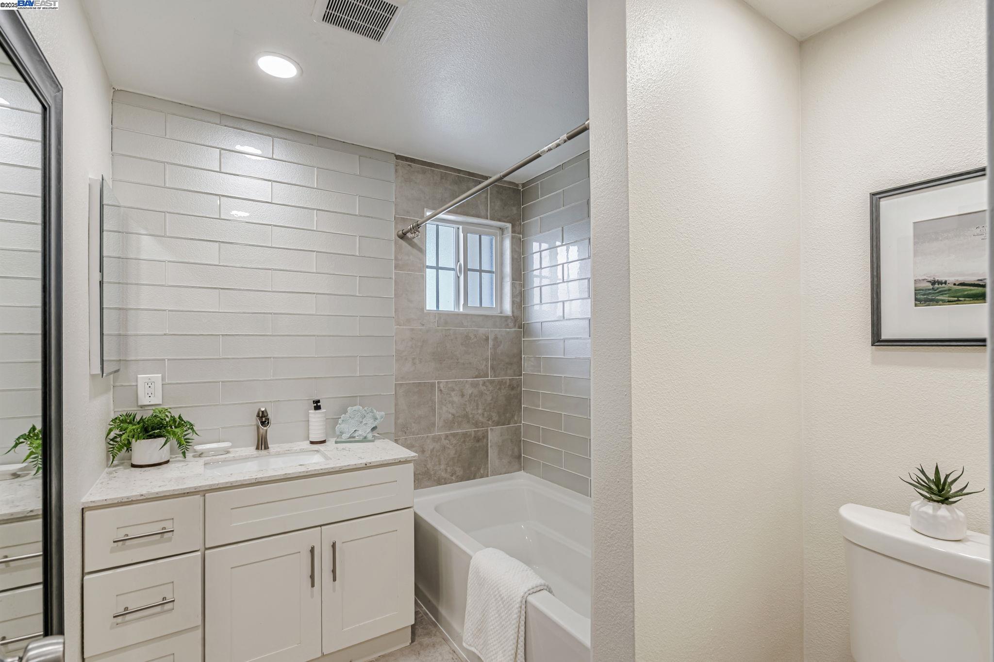 Detail Gallery Image 22 of 58 For 340 Beverly Ave, San Leandro,  CA 94577 - 3 Beds | 2/1 Baths