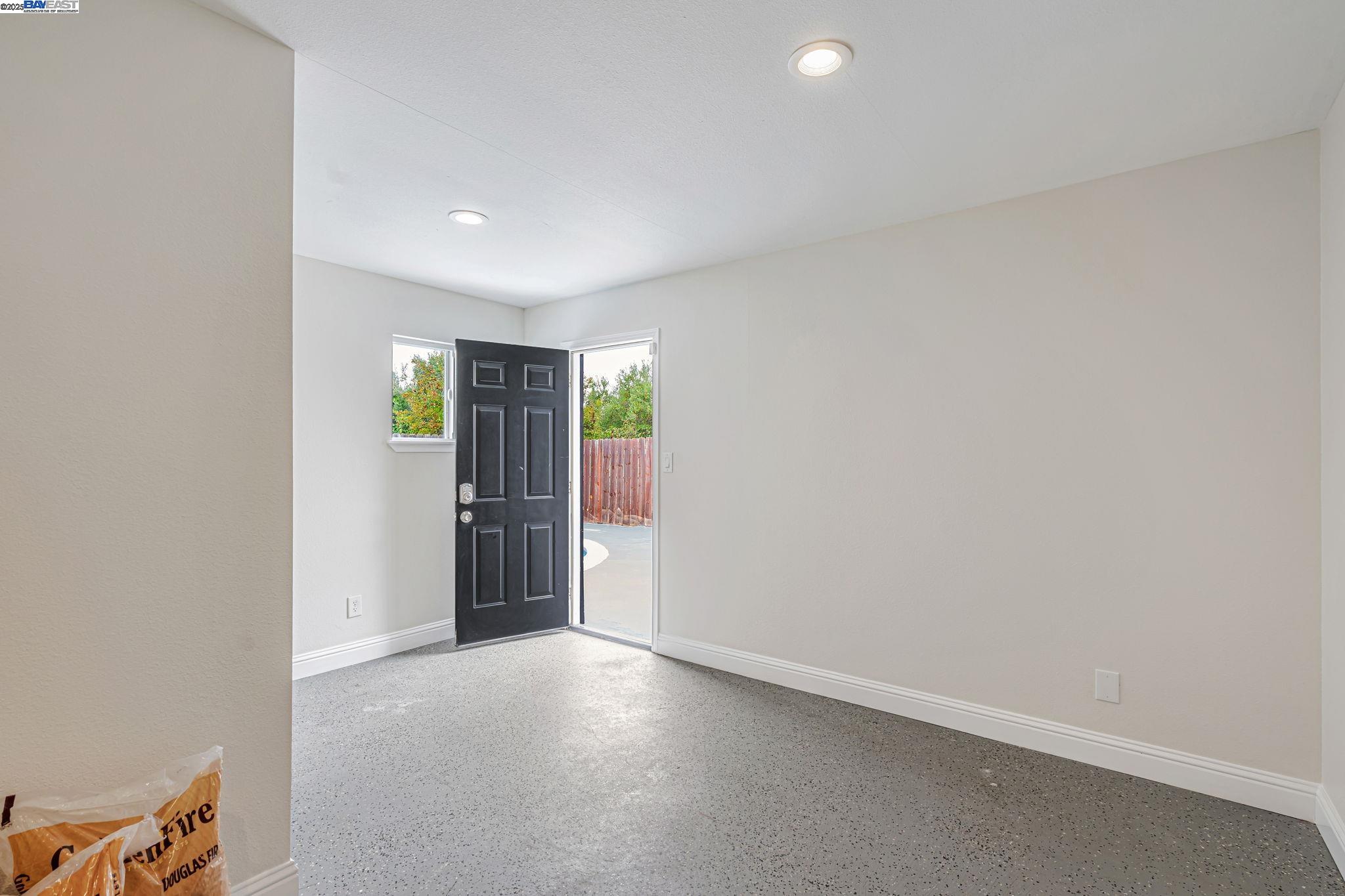 Detail Gallery Image 37 of 58 For 340 Beverly Ave, San Leandro,  CA 94577 - 3 Beds | 2/1 Baths
