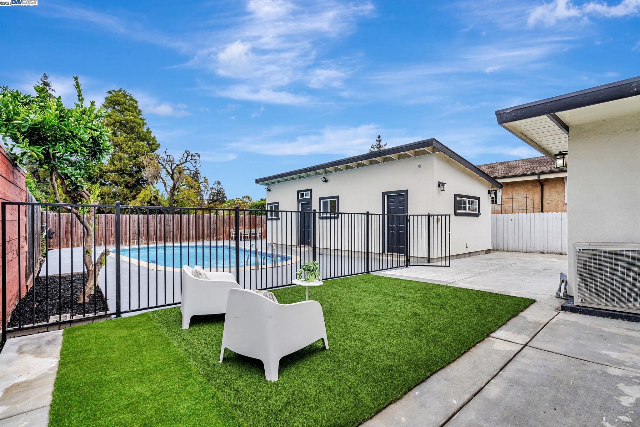 Detail Gallery Image 48 of 58 For 340 Beverly Ave, San Leandro,  CA 94577 - 3 Beds | 2/1 Baths
