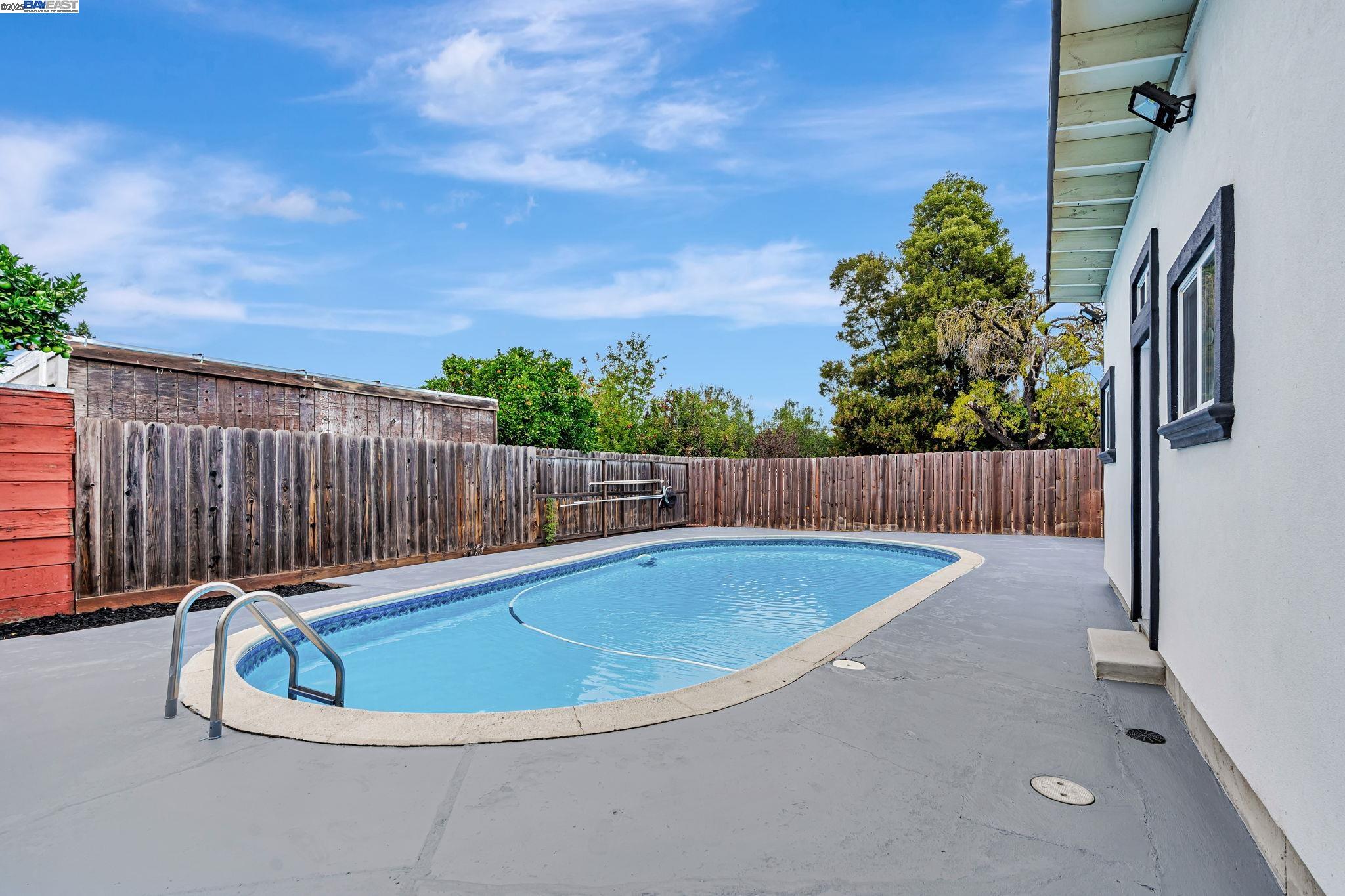 Detail Gallery Image 51 of 58 For 340 Beverly Ave, San Leandro,  CA 94577 - 3 Beds | 2/1 Baths