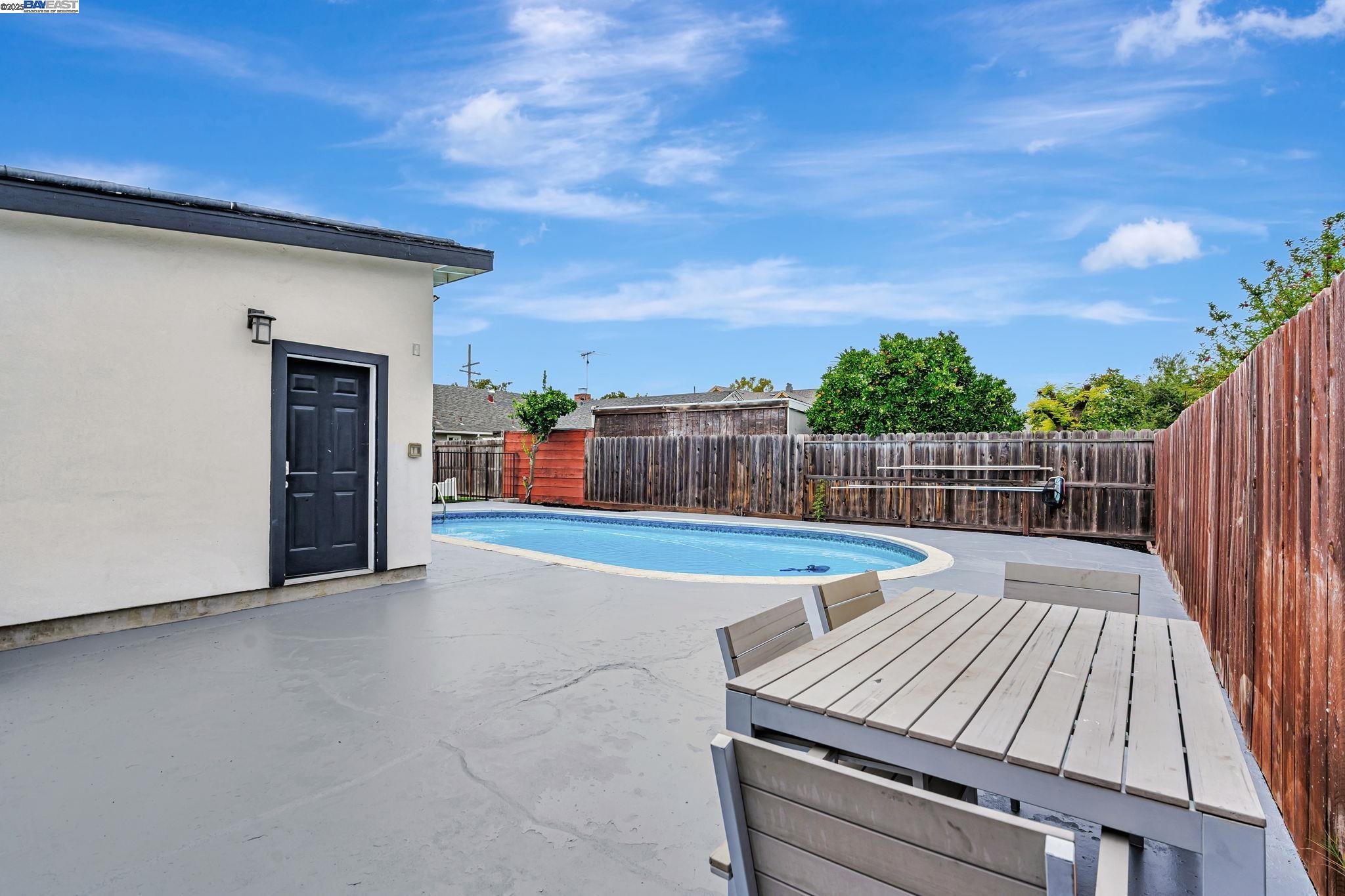 Detail Gallery Image 54 of 58 For 340 Beverly Ave, San Leandro,  CA 94577 - 3 Beds | 2/1 Baths