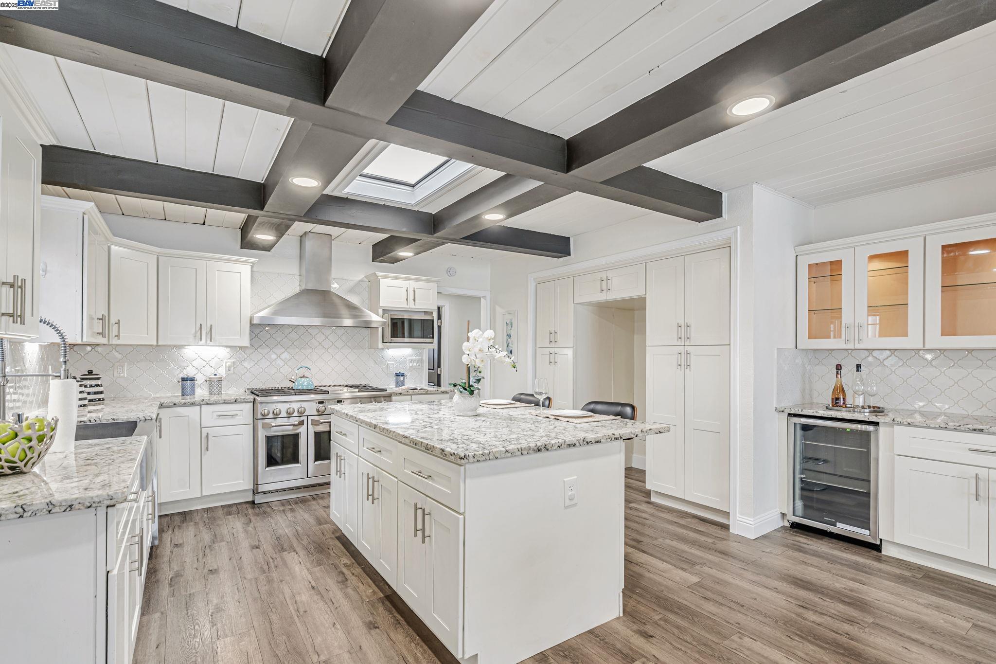 Detail Gallery Image 10 of 58 For 340 Beverly Ave, San Leandro,  CA 94577 - 3 Beds | 2/1 Baths
