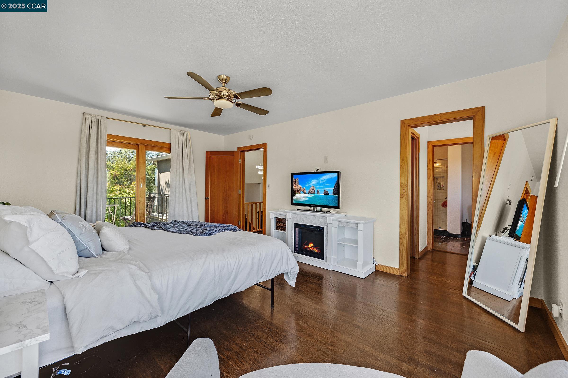 Detail Gallery Image 14 of 46 For 1301 Thomas Dr, Martinez,  CA 94553 - 4 Beds | 2/1 Baths