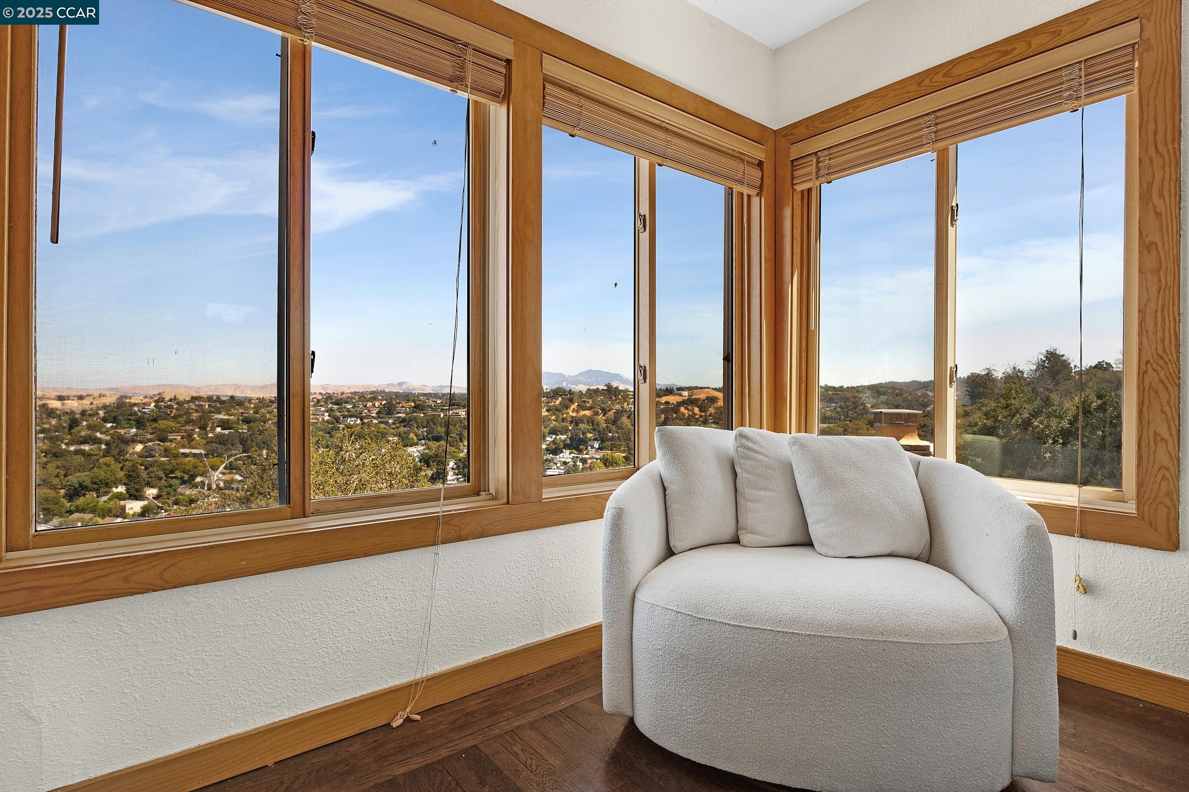 Detail Gallery Image 15 of 46 For 1301 Thomas Dr, Martinez,  CA 94553 - 4 Beds | 2/1 Baths