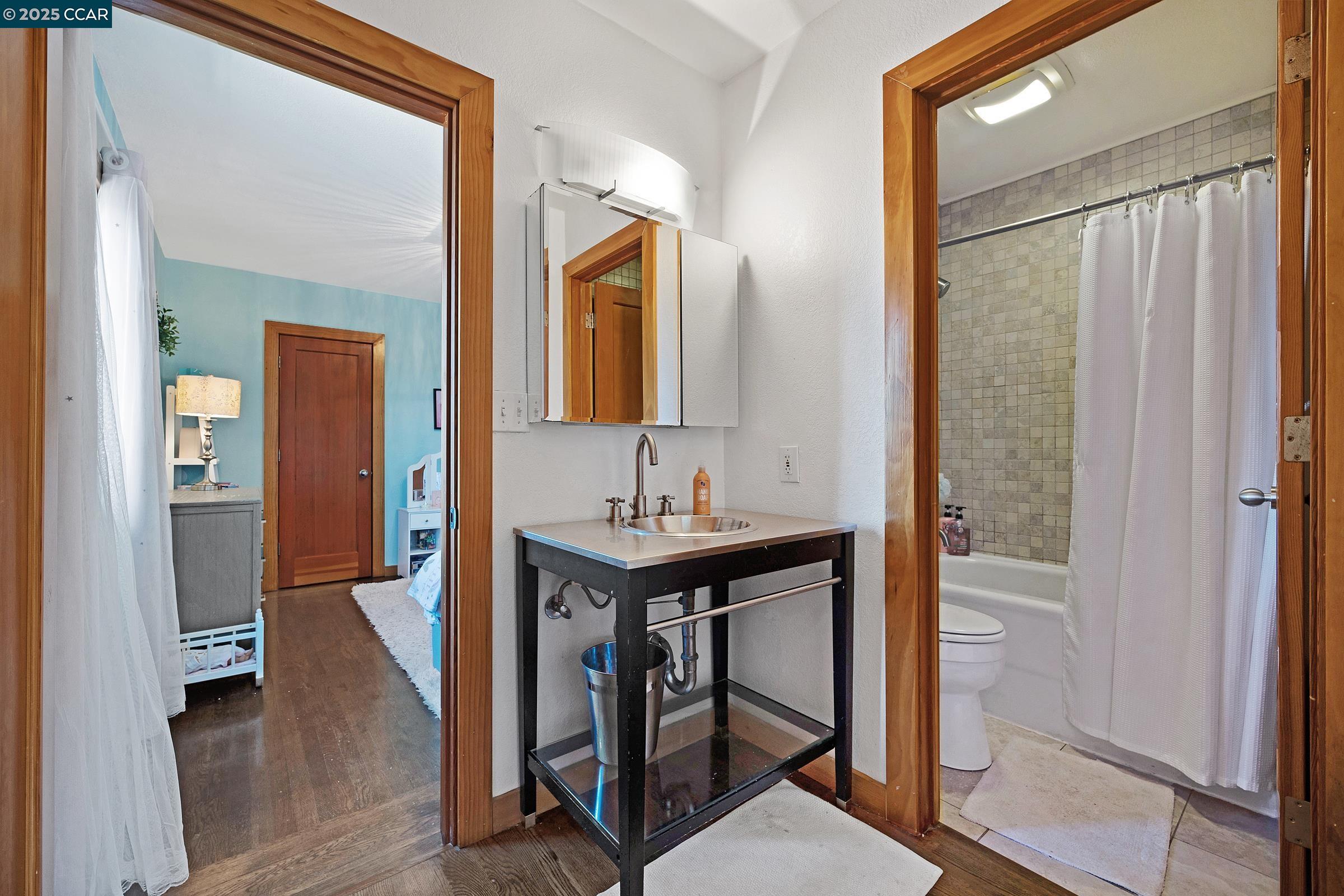 Detail Gallery Image 21 of 46 For 1301 Thomas Dr, Martinez,  CA 94553 - 4 Beds | 2/1 Baths