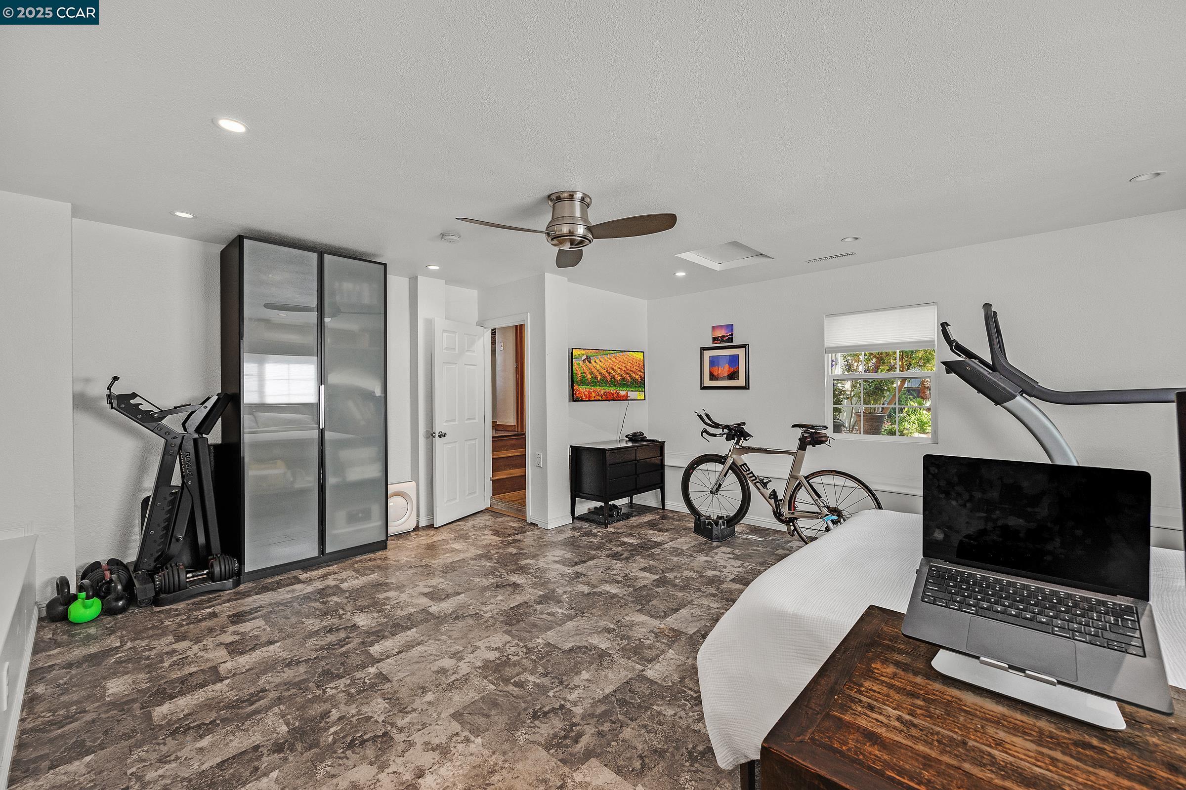 Detail Gallery Image 27 of 46 For 1301 Thomas Dr, Martinez,  CA 94553 - 4 Beds | 2/1 Baths