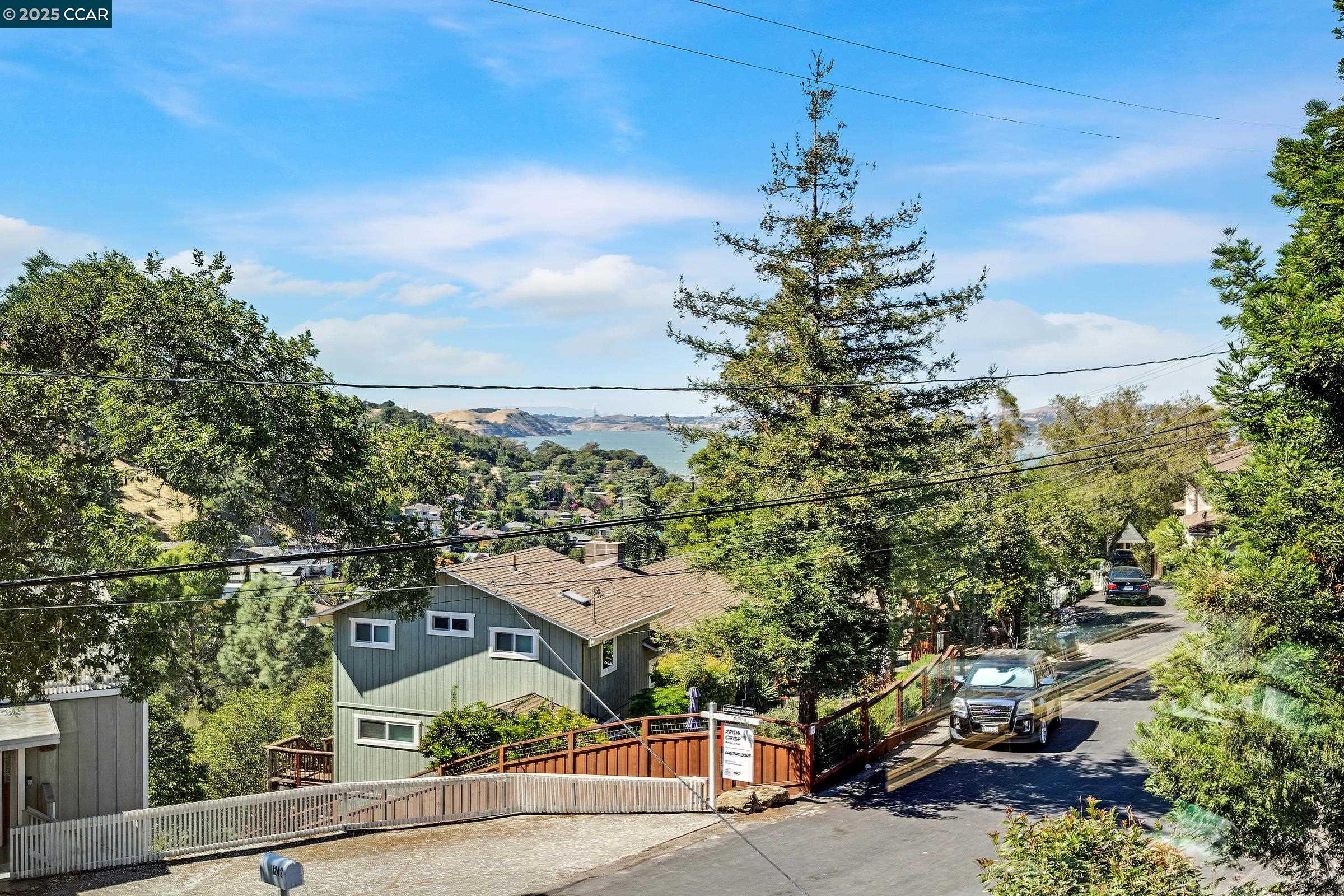 Detail Gallery Image 31 of 46 For 1301 Thomas Dr, Martinez,  CA 94553 - 4 Beds | 2/1 Baths