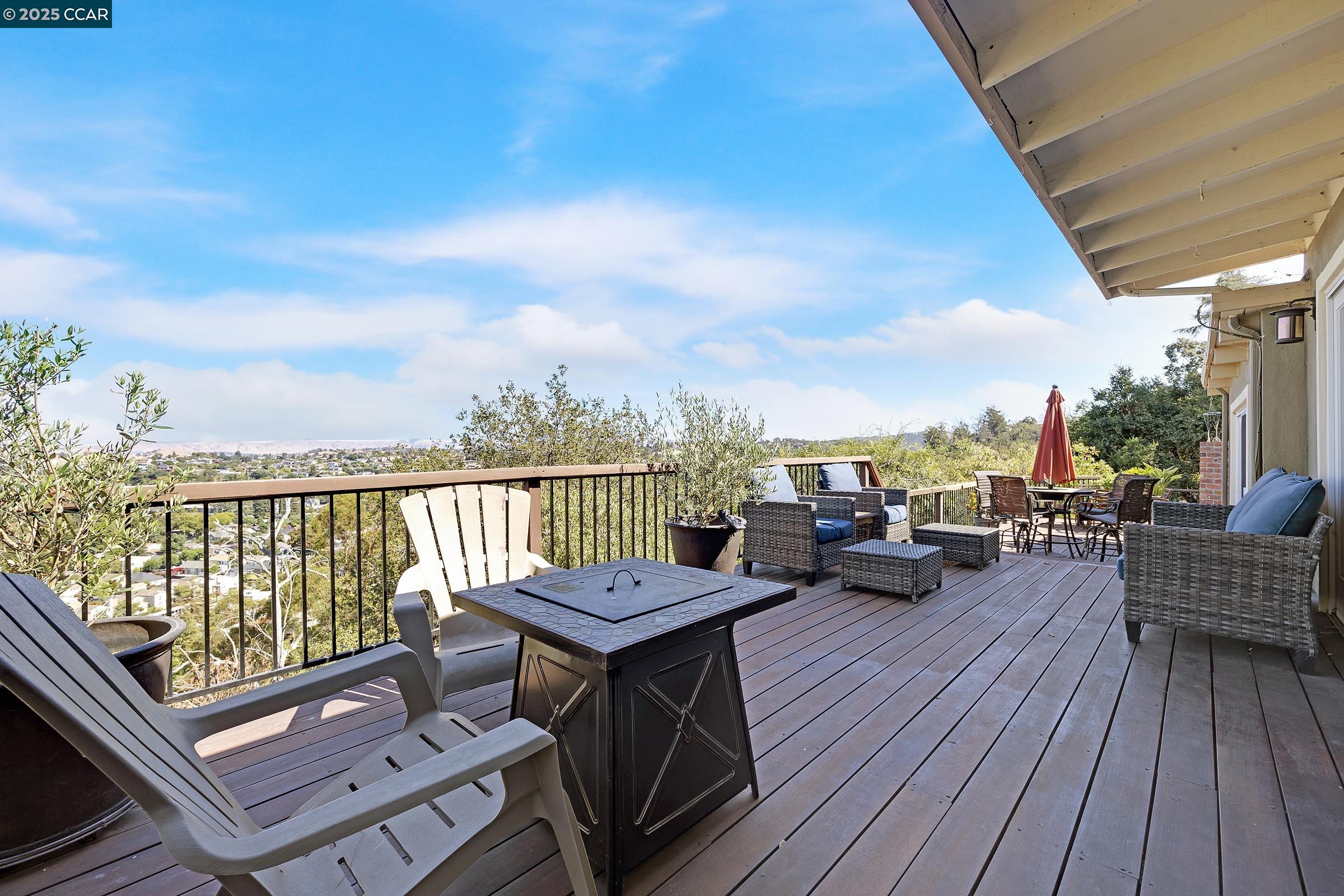 Detail Gallery Image 39 of 46 For 1301 Thomas Dr, Martinez,  CA 94553 - 4 Beds | 2/1 Baths