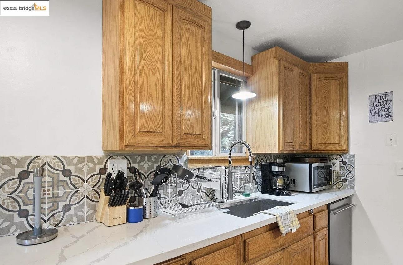Detail Gallery Image 12 of 29 For 18843 Hillcrest Road, Twain Harte,  CA 95383 - 3 Beds | 2 Baths