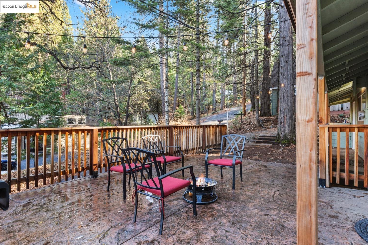 Detail Gallery Image 6 of 29 For 18843 Hillcrest Road, Twain Harte,  CA 95383 - 3 Beds | 2 Baths