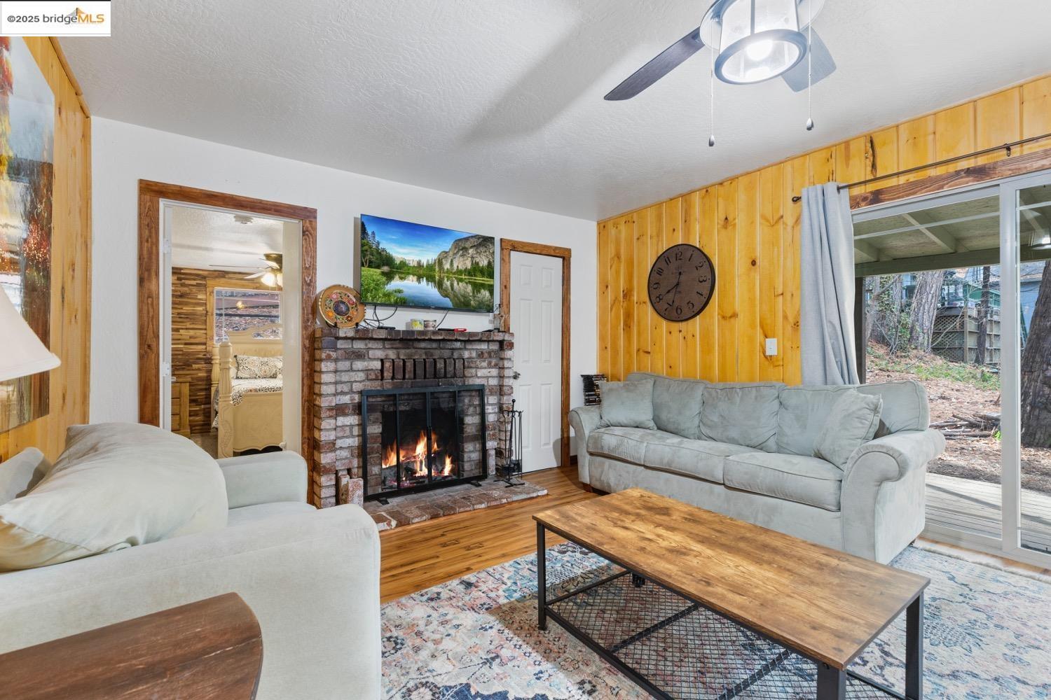 Detail Gallery Image 9 of 29 For 18843 Hillcrest Road, Twain Harte,  CA 95383 - 3 Beds | 2 Baths